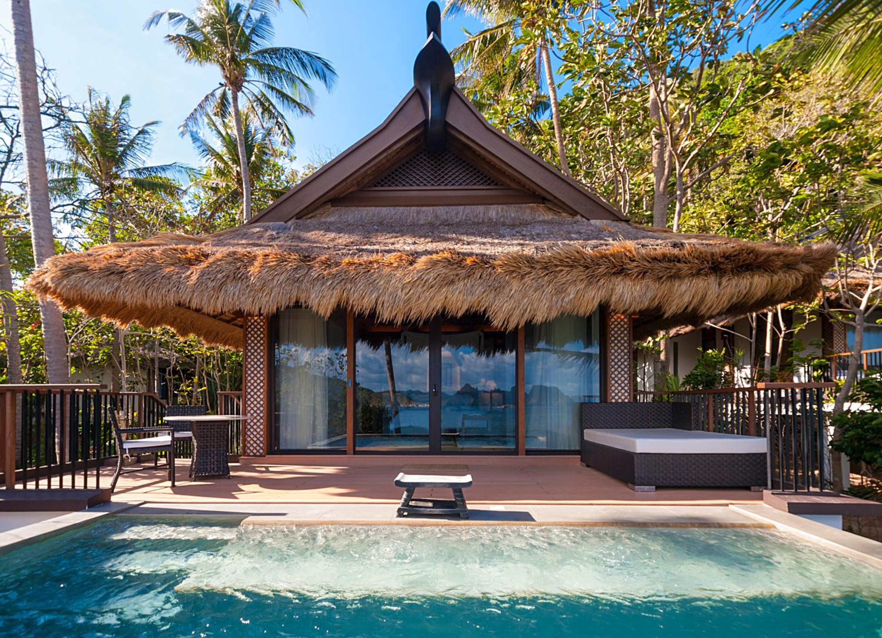 1 King Bed Kalaw Villa with Access to Private Pool