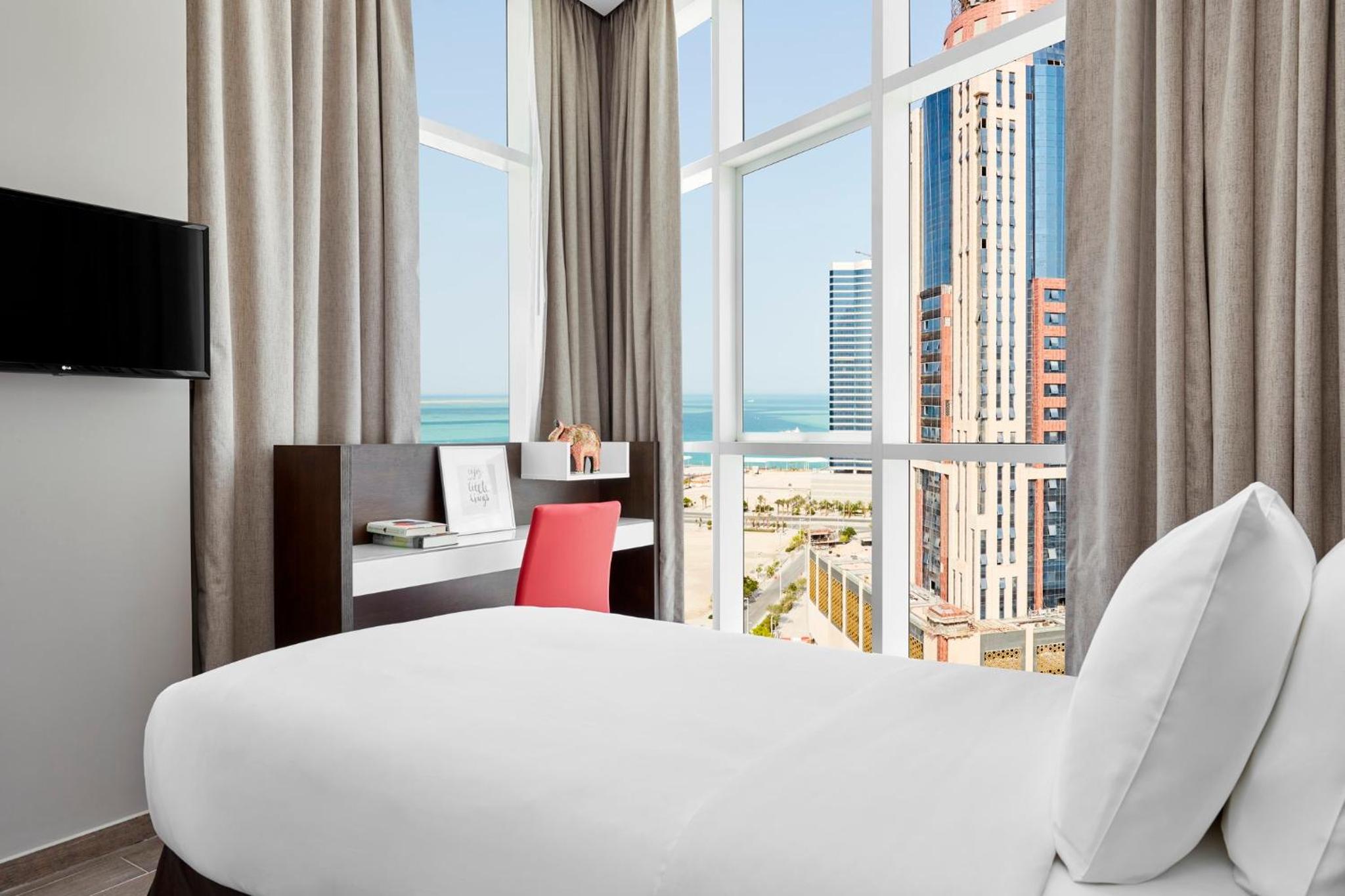 Three-Bedroom Suite with One King Bed and Two Single Beds photo 3