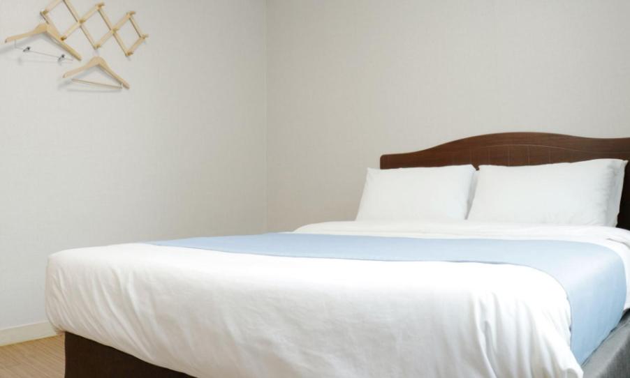 Standard Double Room - Photo 10