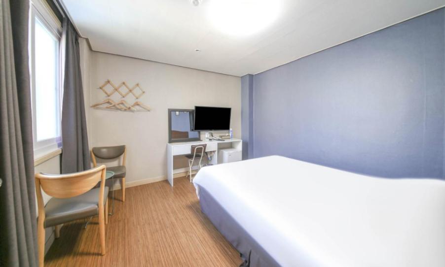 Standard Double Room - Photo 5