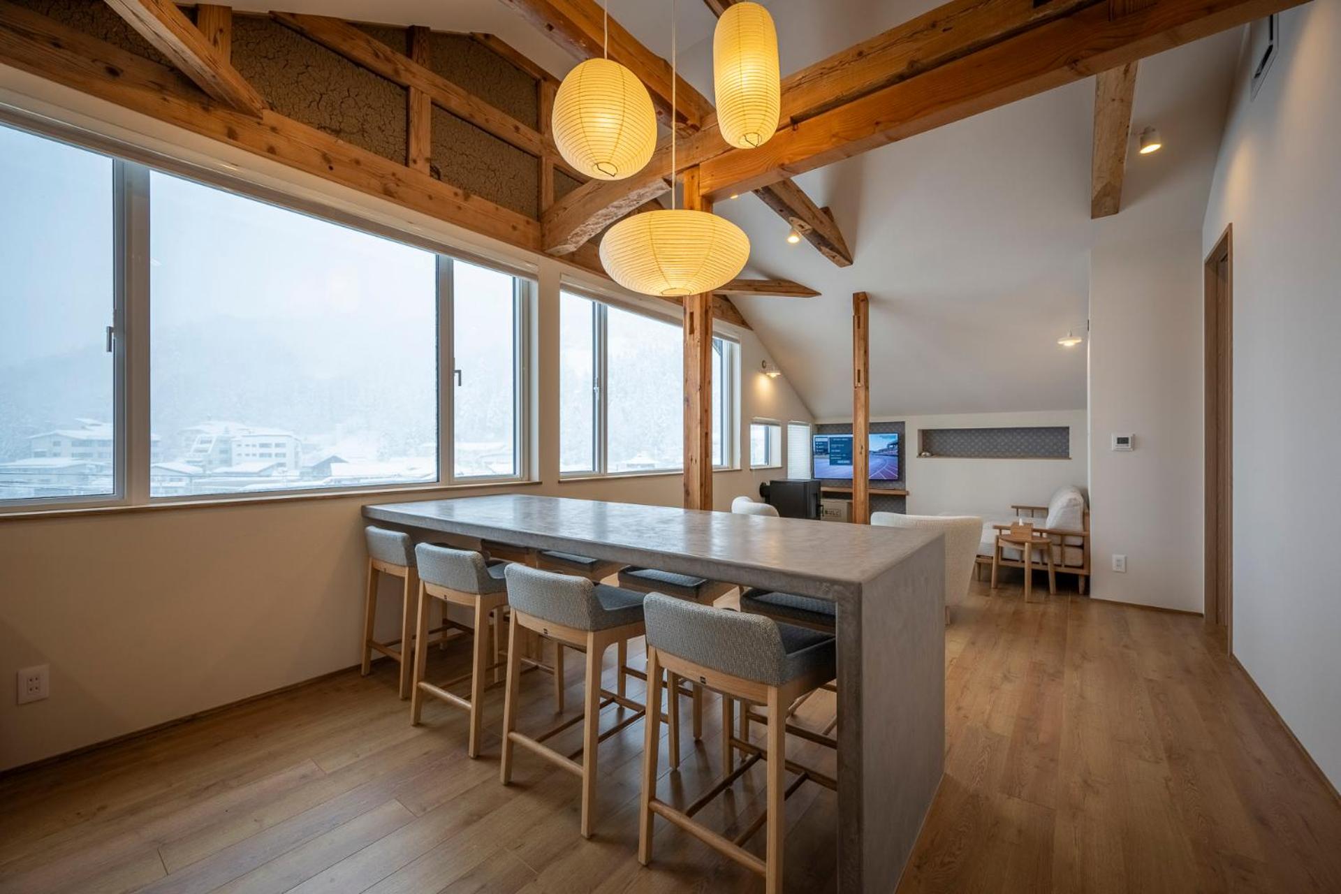Three-Bedroom Premium Apartment - Photo 2