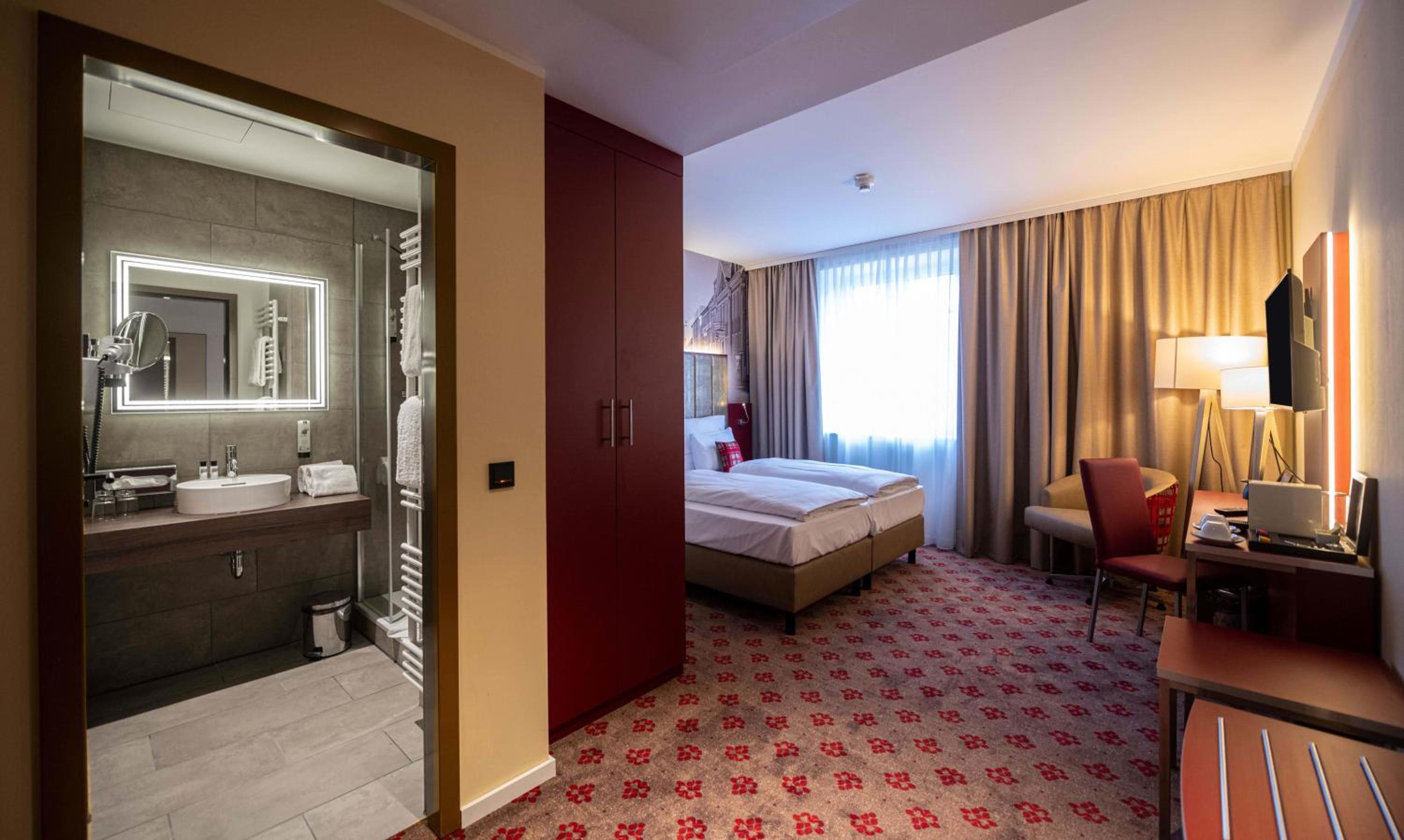 Deluxe King Room