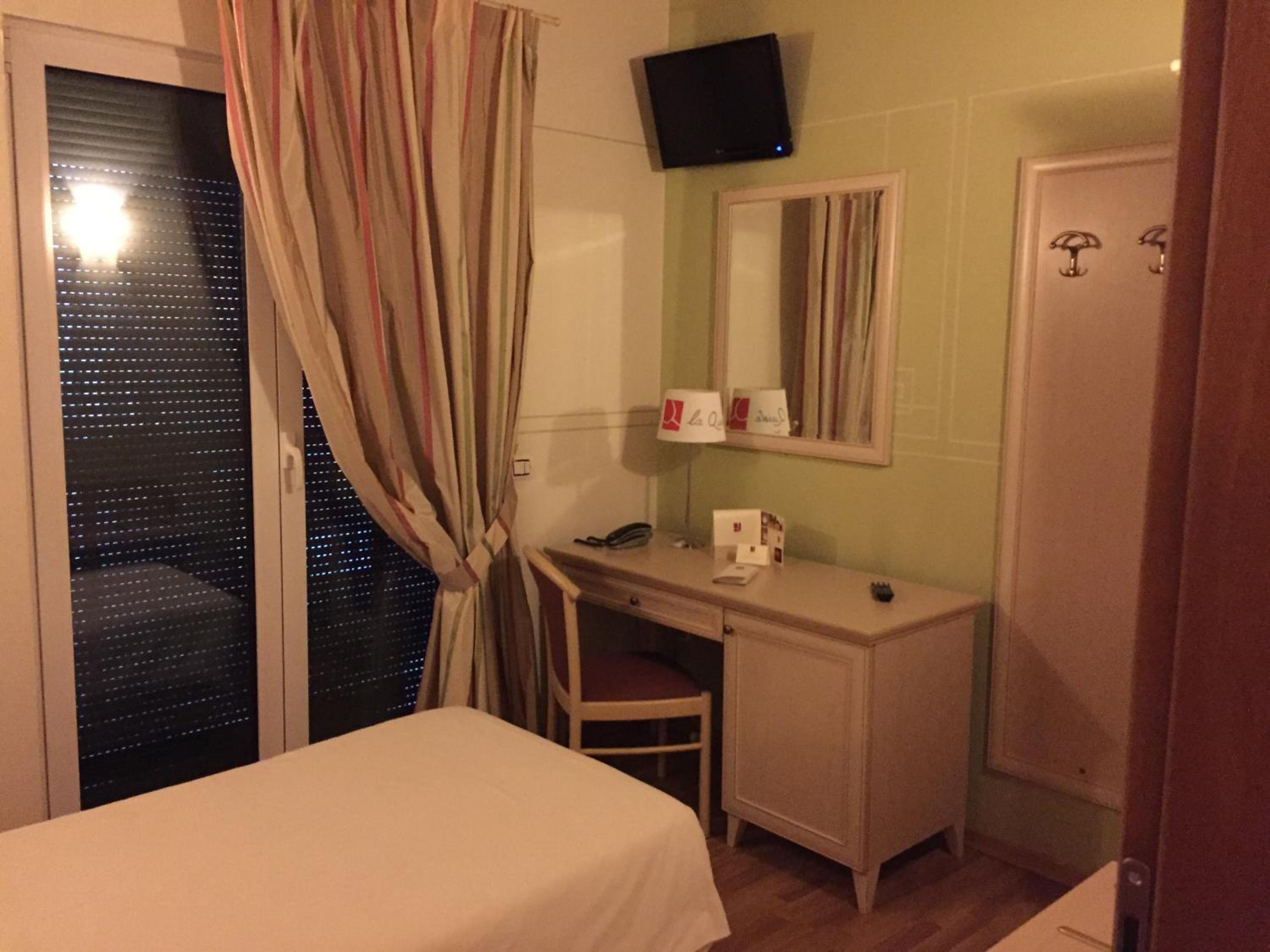 Single Room photo 1