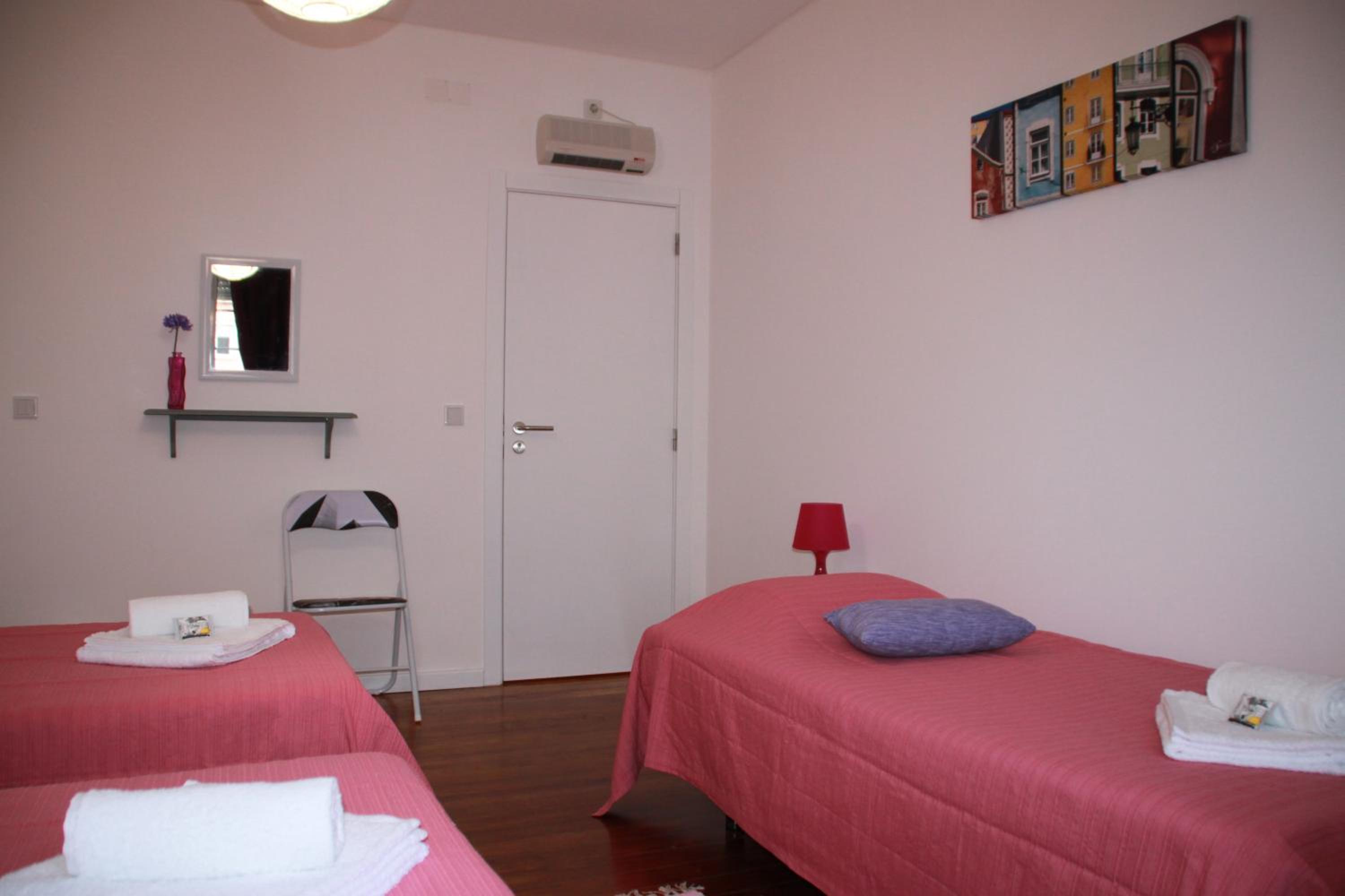 Triple Room with Private Bathroom photo 2