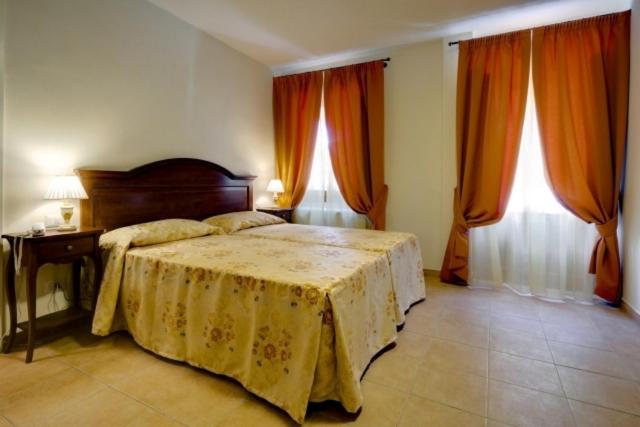 Double or Twin Room photo 2