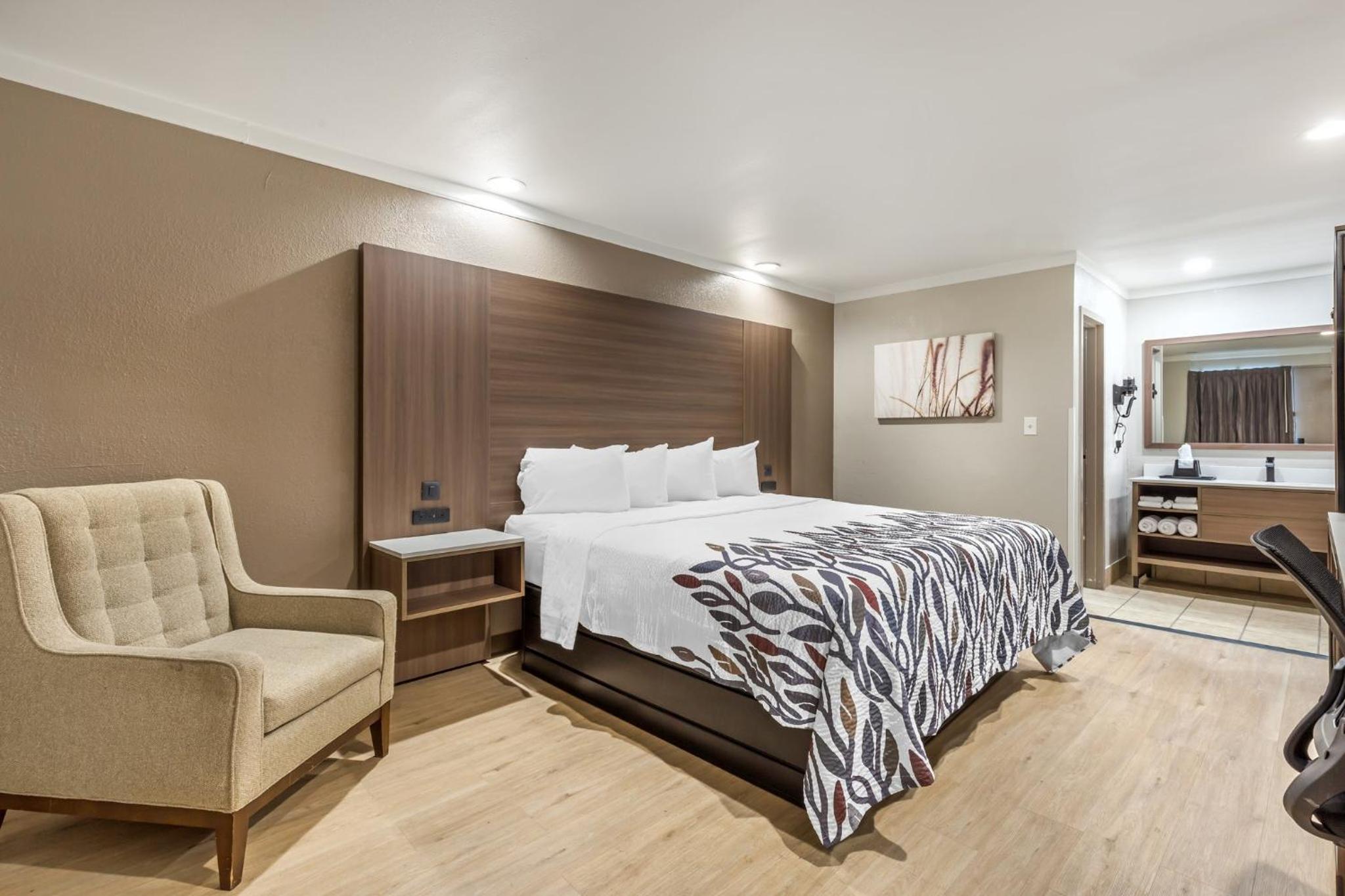 Deluxe King Room Smoking