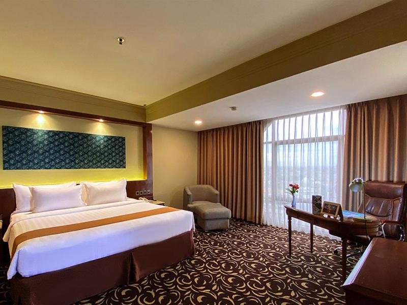 Suite with Balcony photo 1