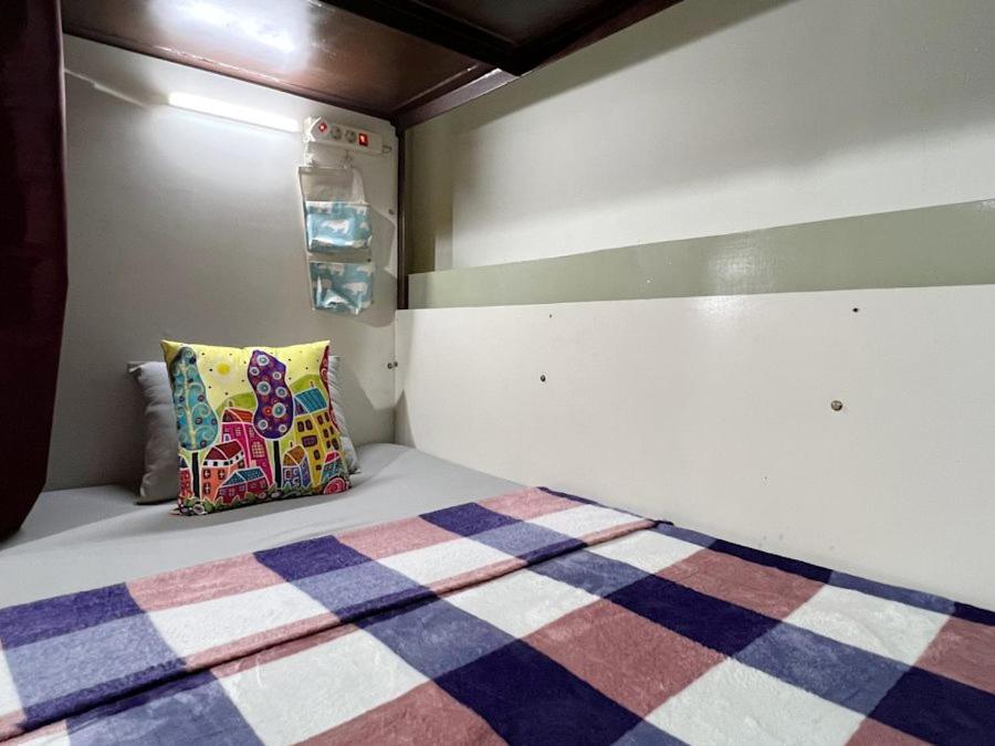 Bed in 8-Bed Mixed Dormitory Room photo 1