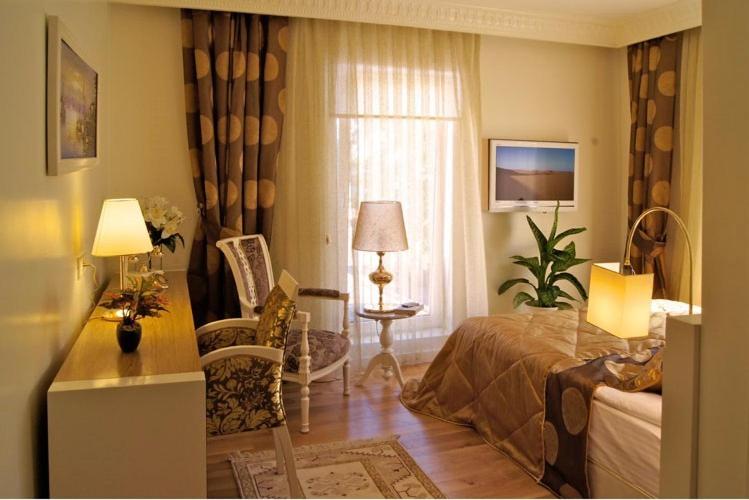 Deluxe Double Room photo 2