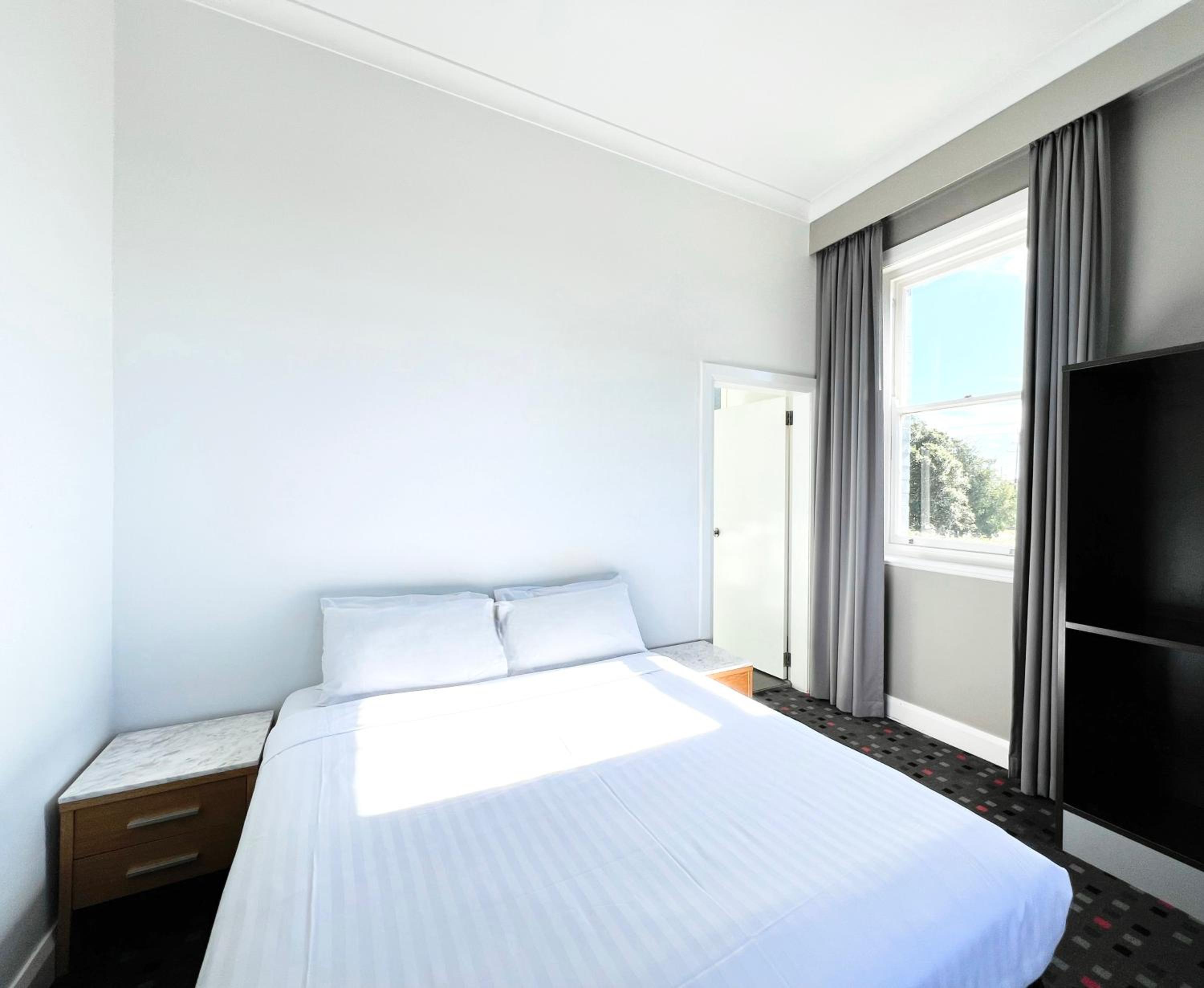 The Sunnyside Suite, Ensuite