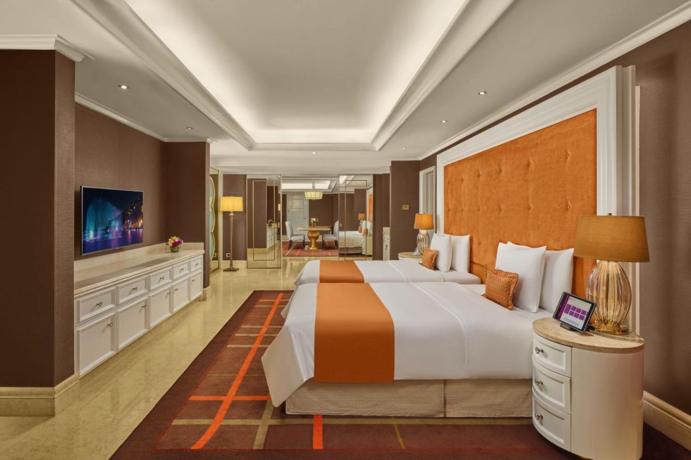 Executive Suite Double with Executive Lounge Access - Photo 1