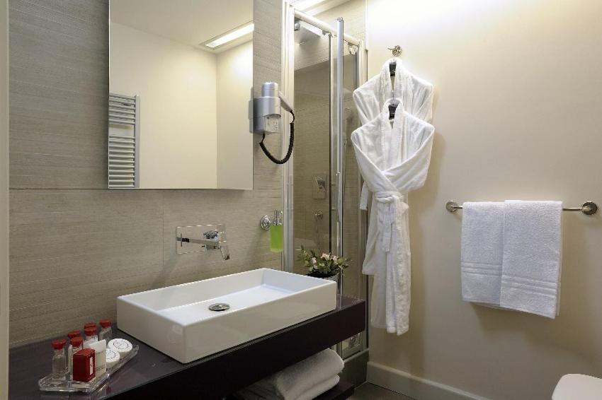 Suite (4 Adults) photo 2