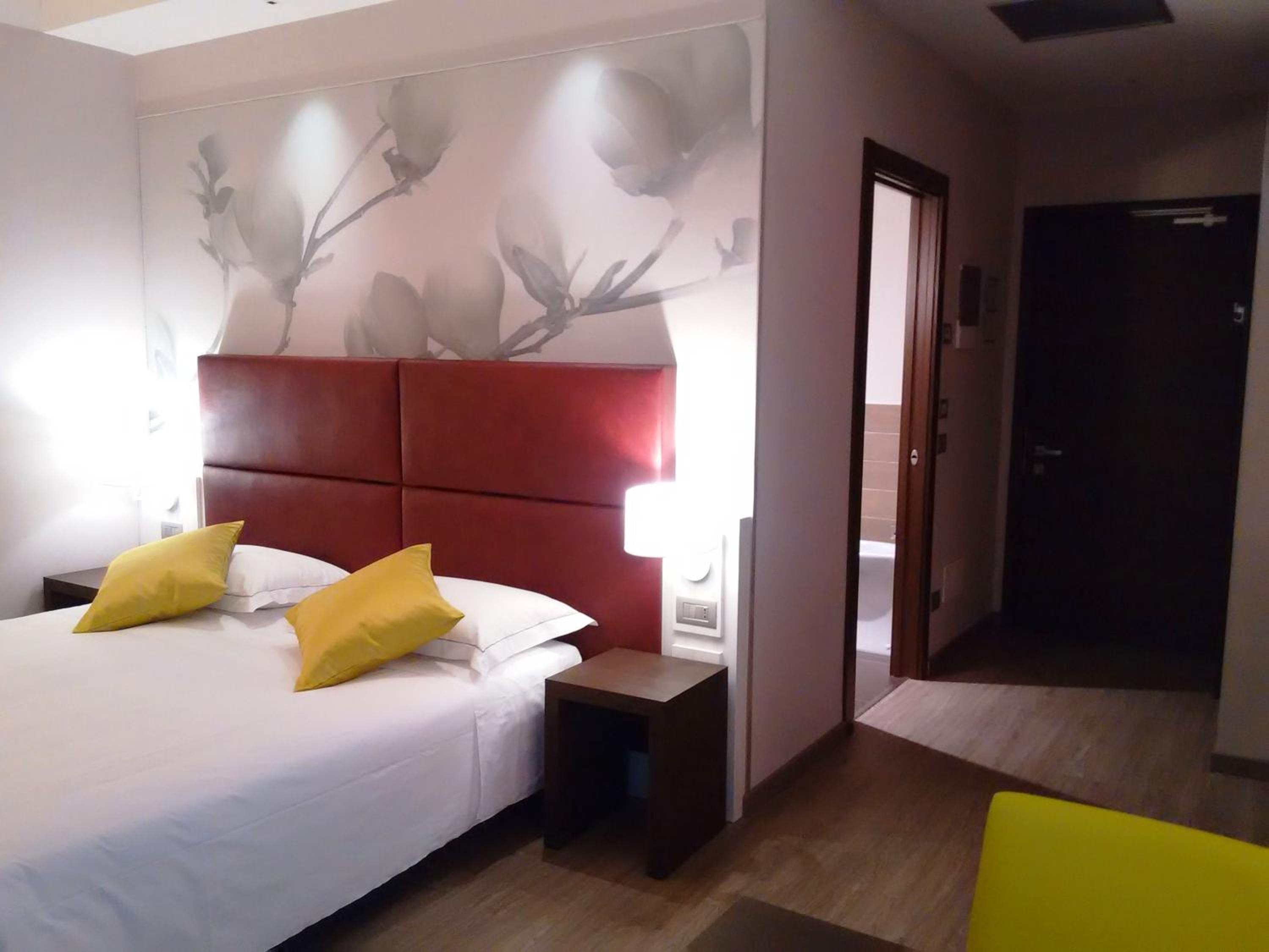 Superior Double or Twin Room - Photo 8