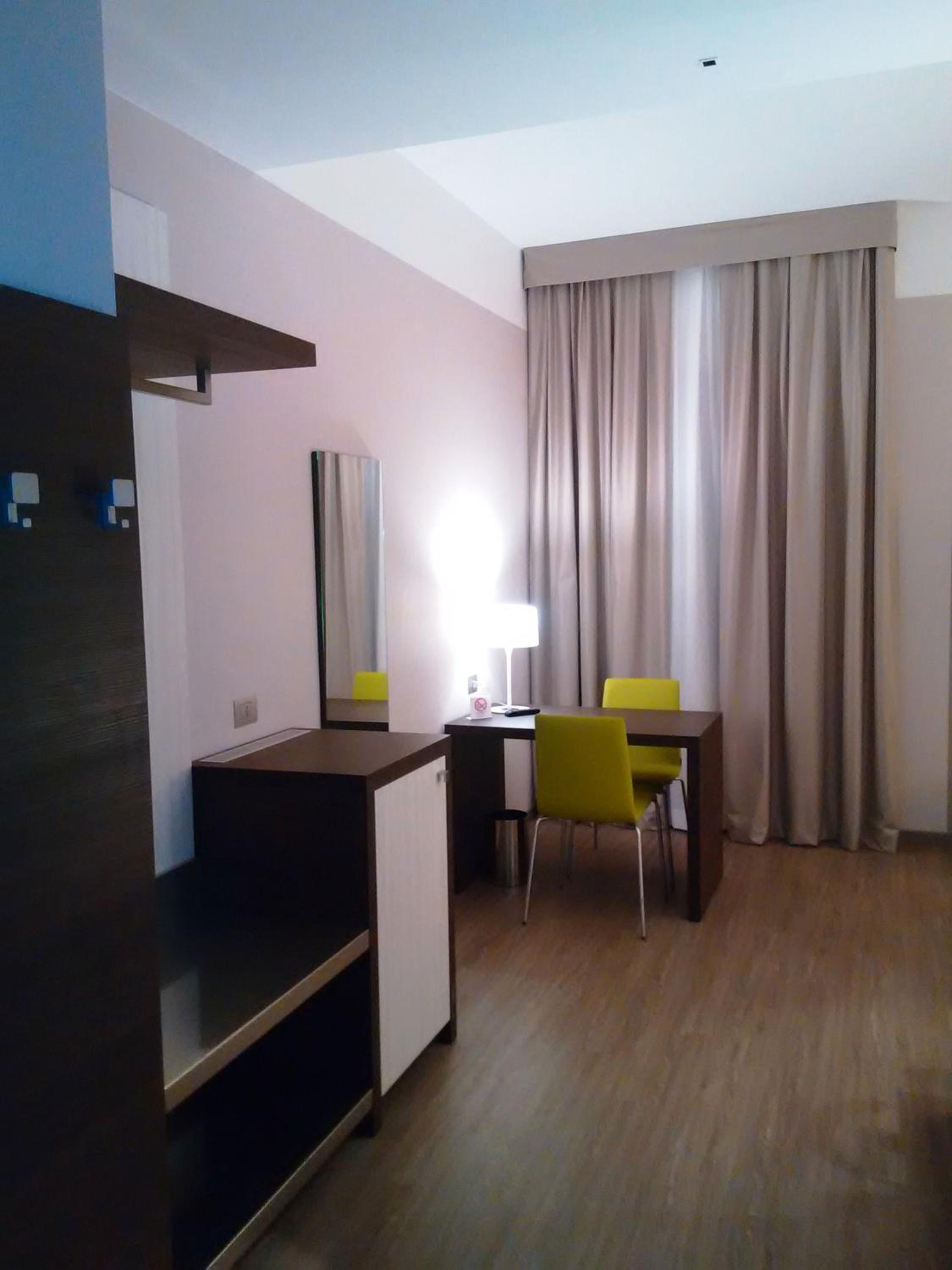 Superior Double or Twin Room - Photo 7