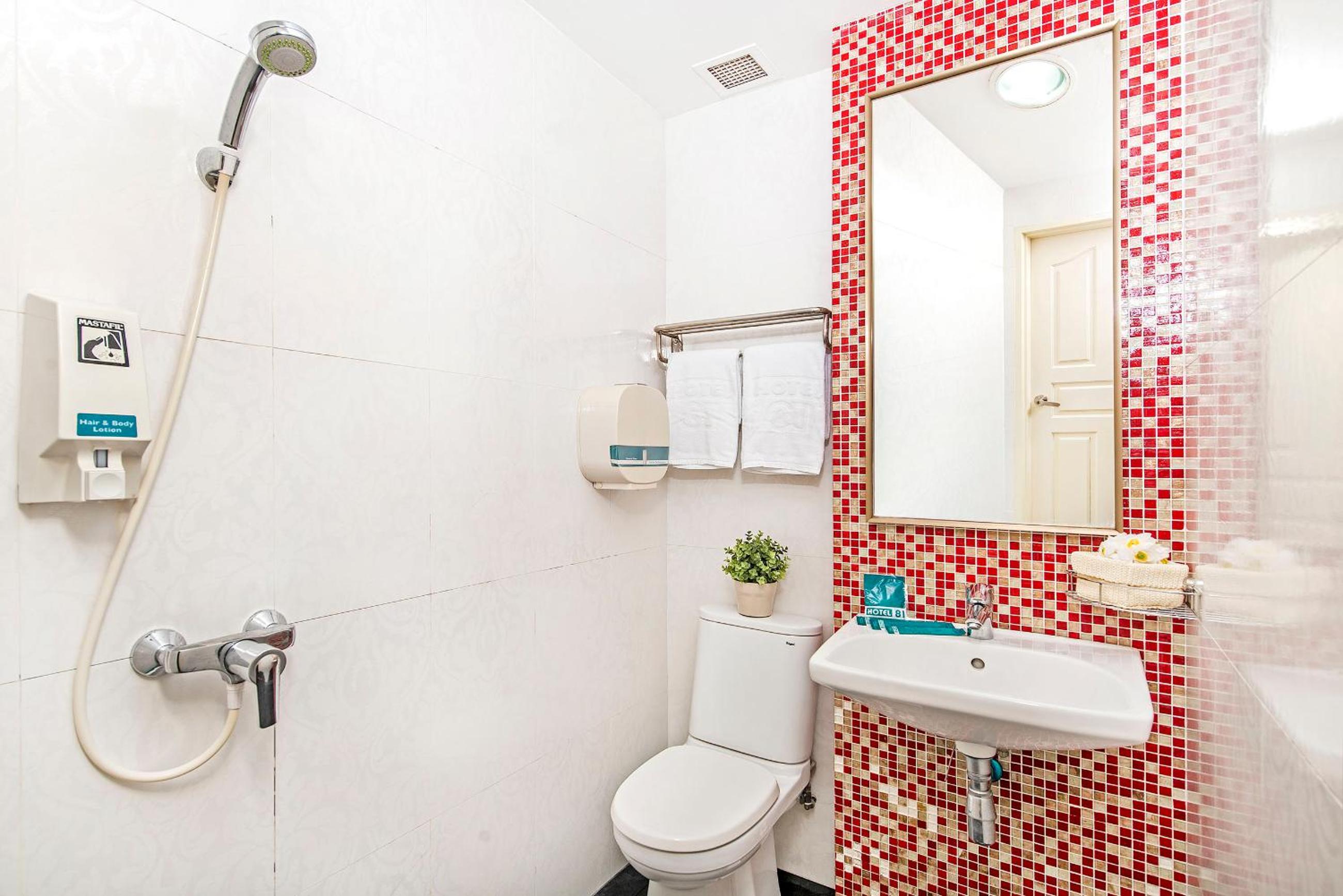 Special Offer - Standard Double Room without Window photo 3