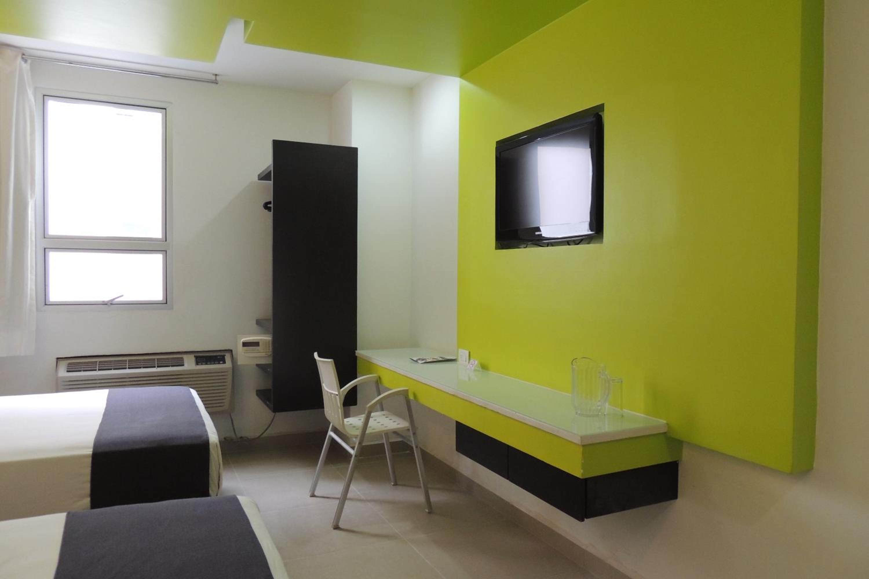 Double Room with Two Double Beds - Photo 7