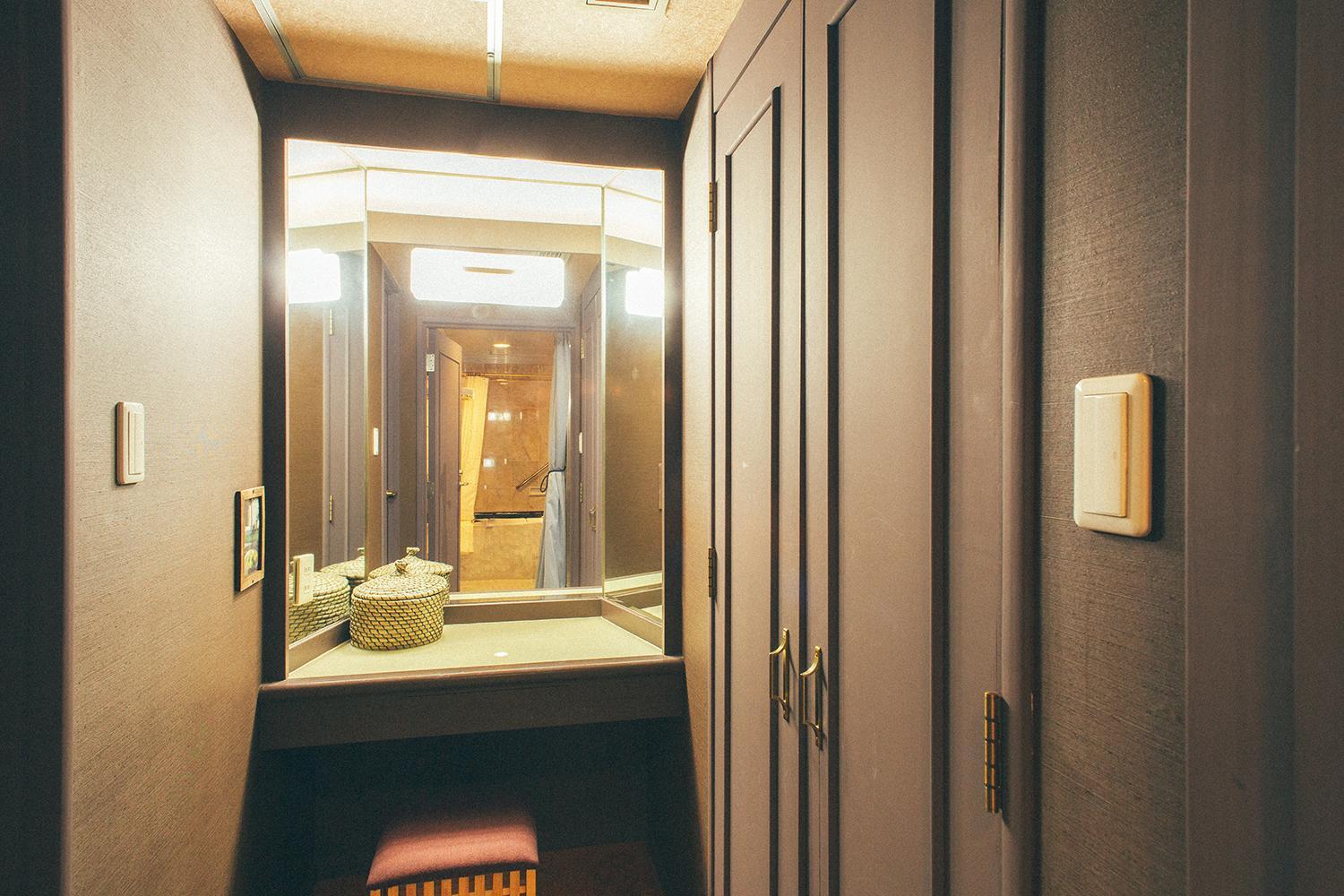 Royal Suite - Non-Smoking - Photo 6