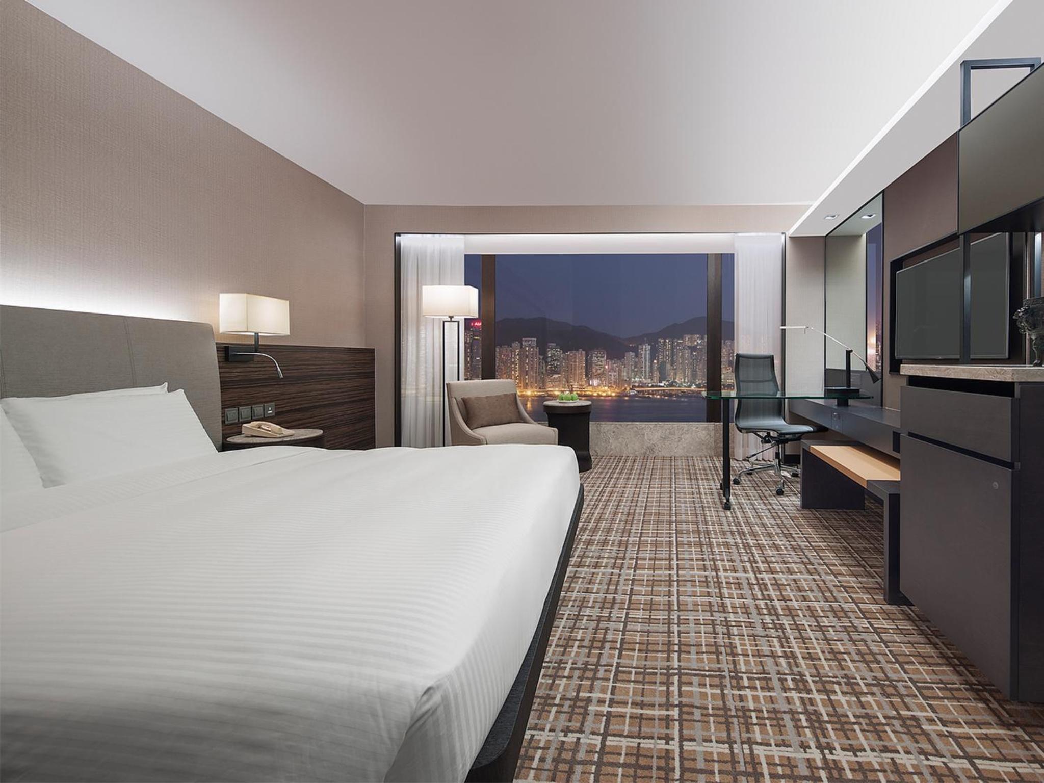Deluxe Harbor View Room thumbnail 5