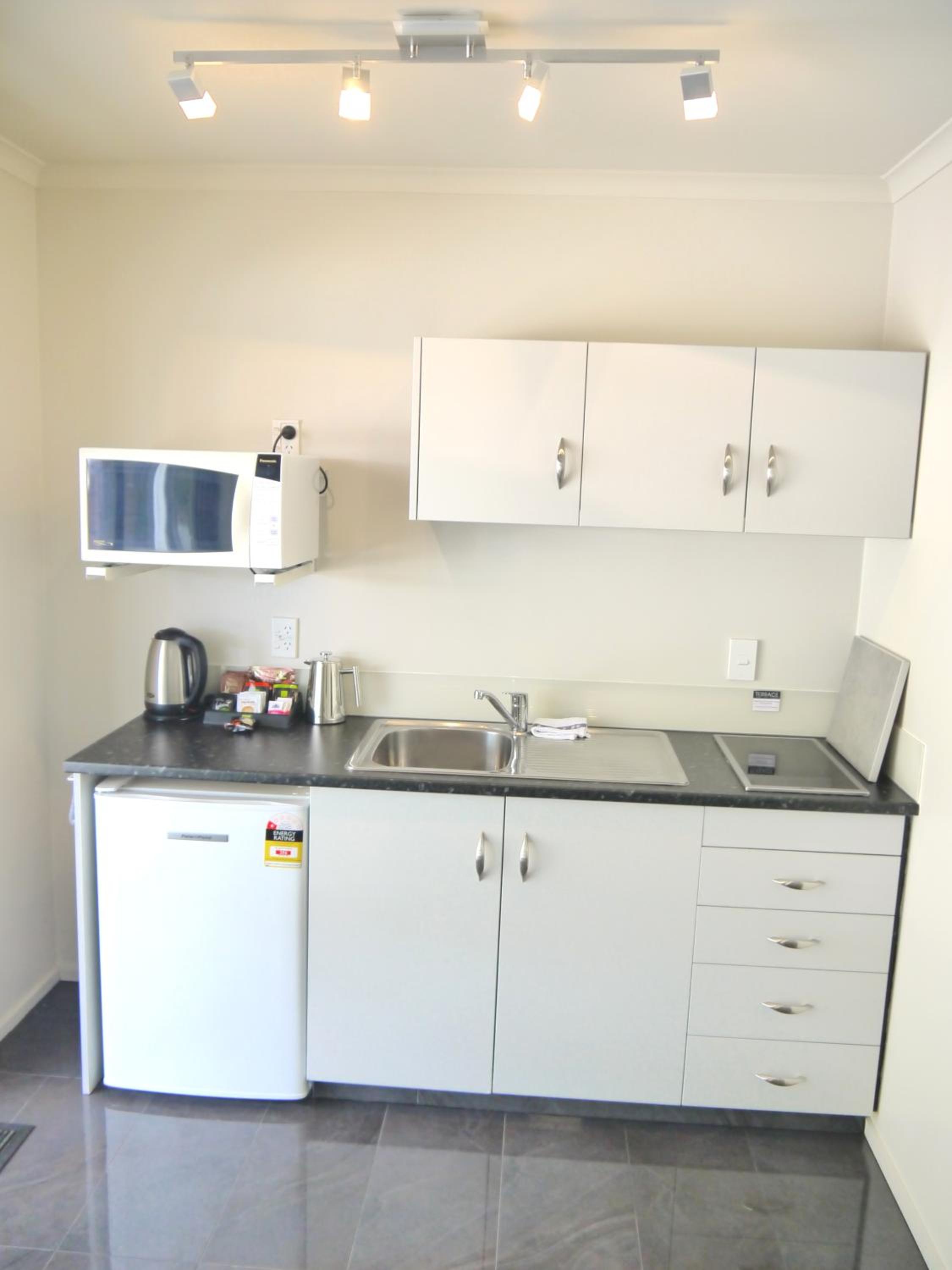 One-Bedroom Apartment - Photo 14