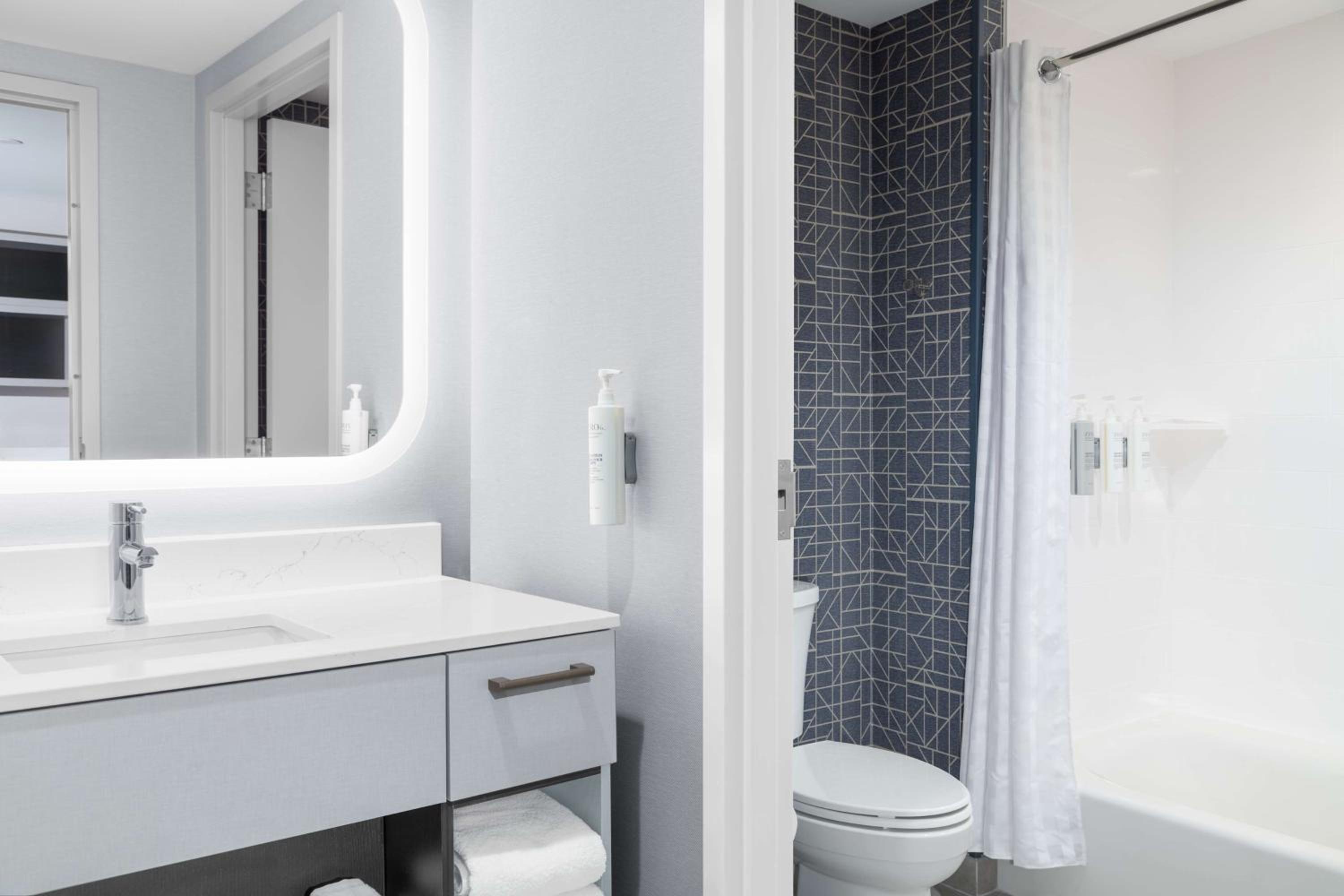 Studio Suite with Two Queen Beds - Hearing Access