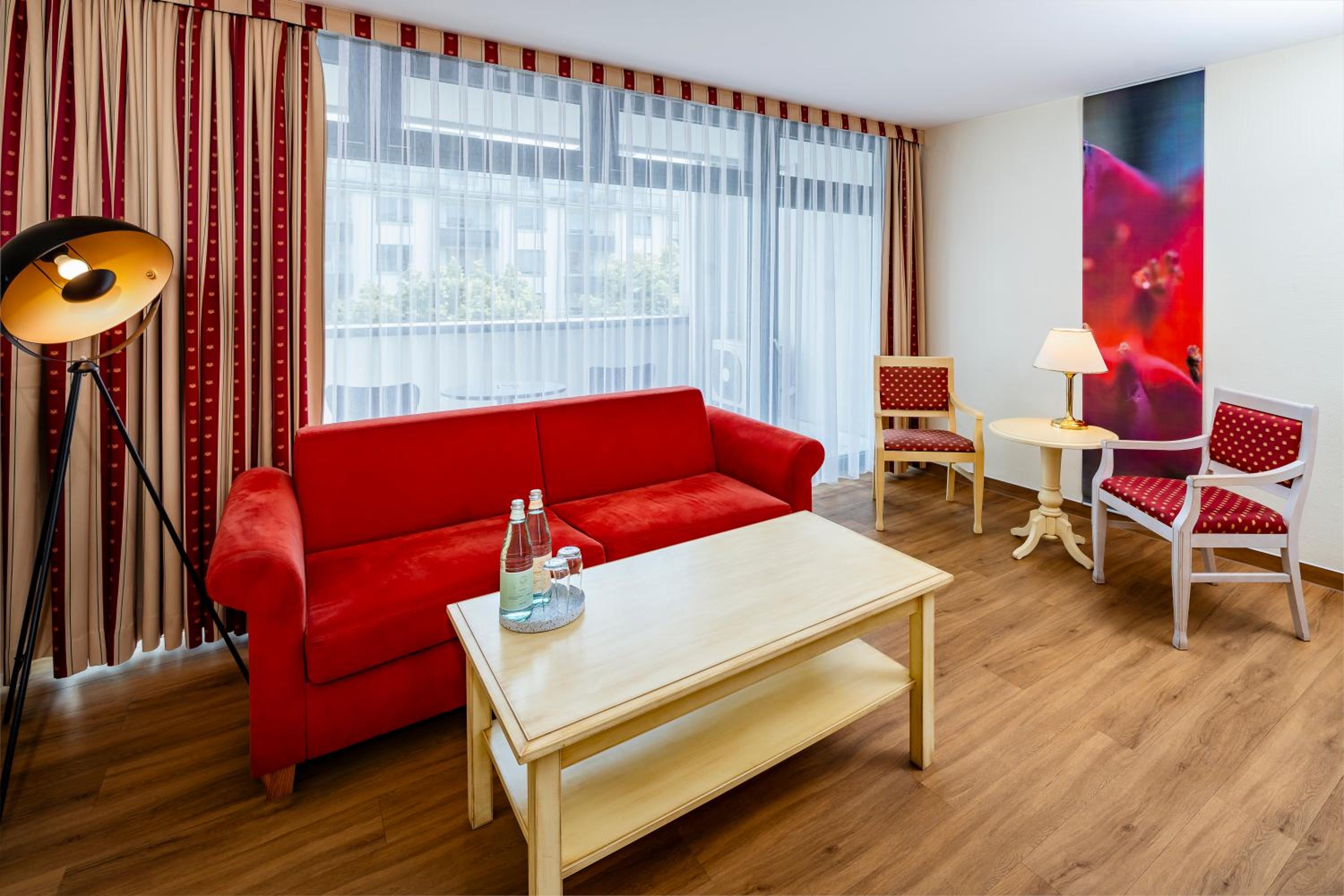 Junior Suite with Balcony thumbnail 6