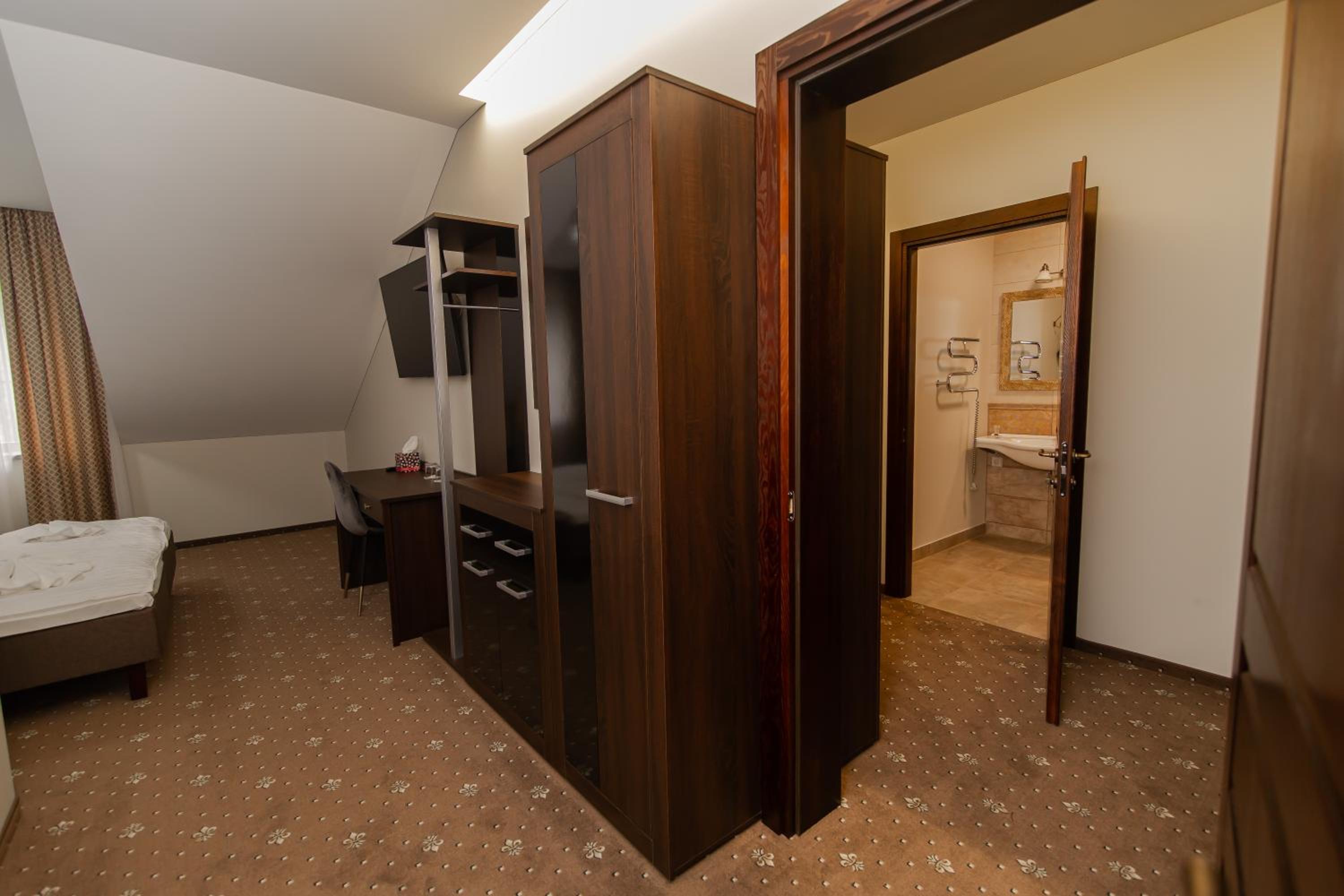 Standard Double Room - Photo 1