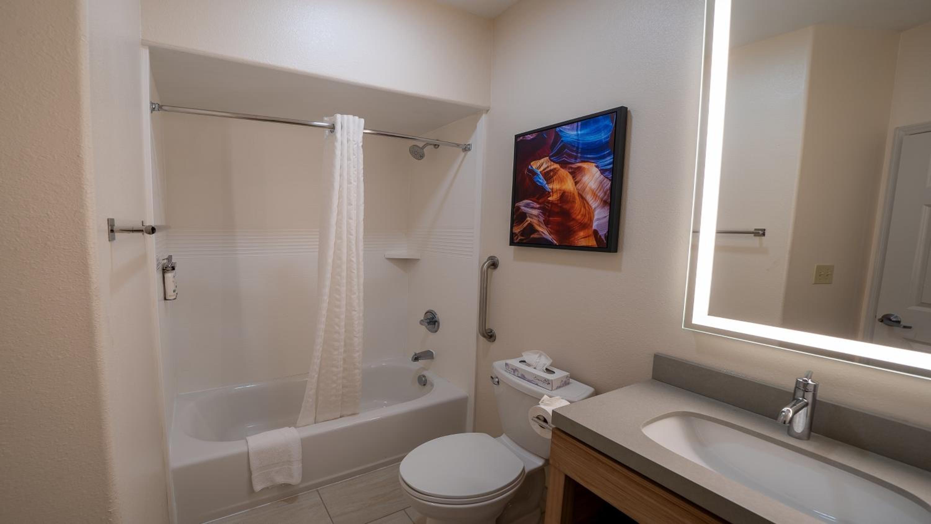 Studio Queen Suite photo 2