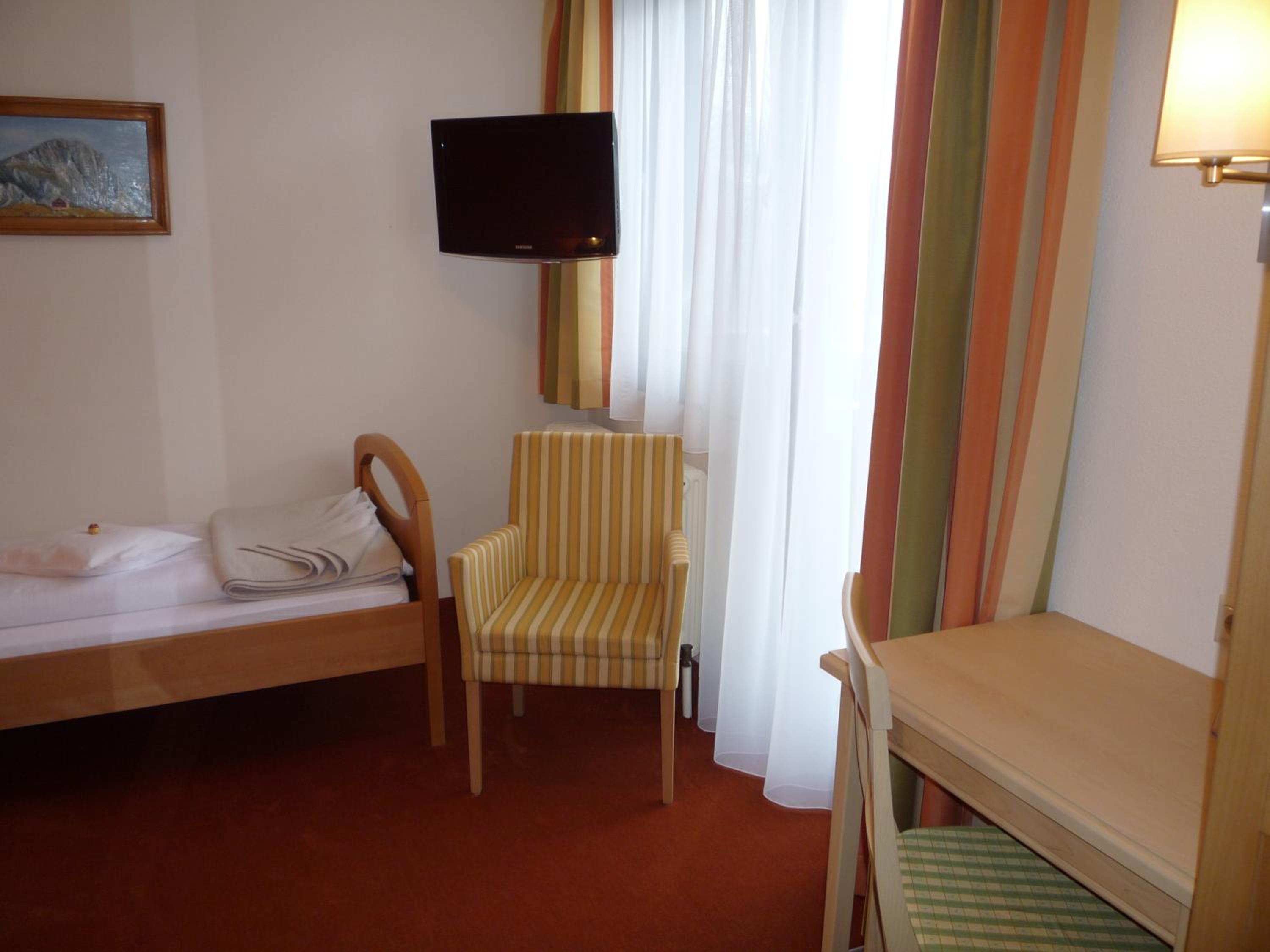 Budget Single Room photo 3