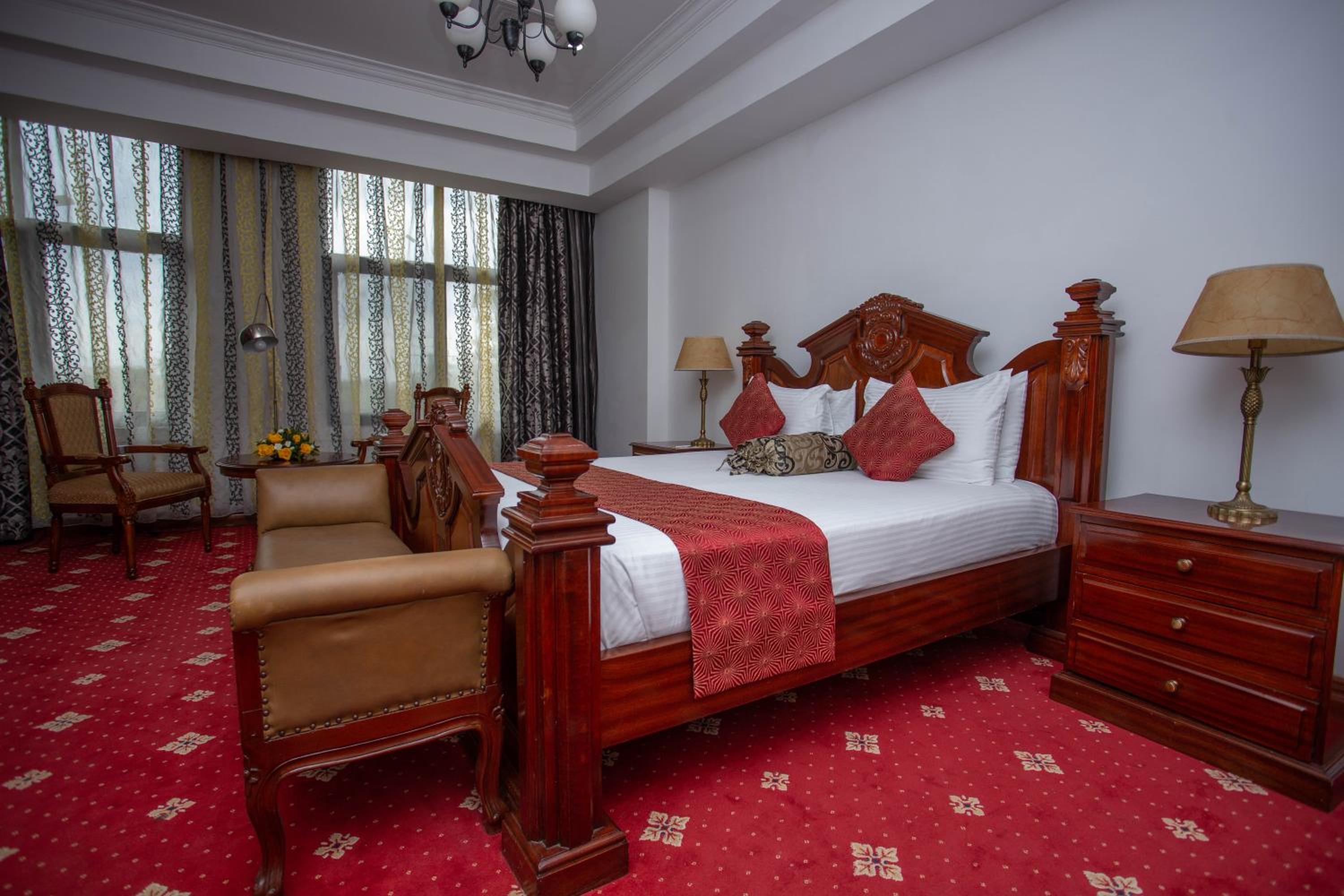 Deluxe Suite photo 3