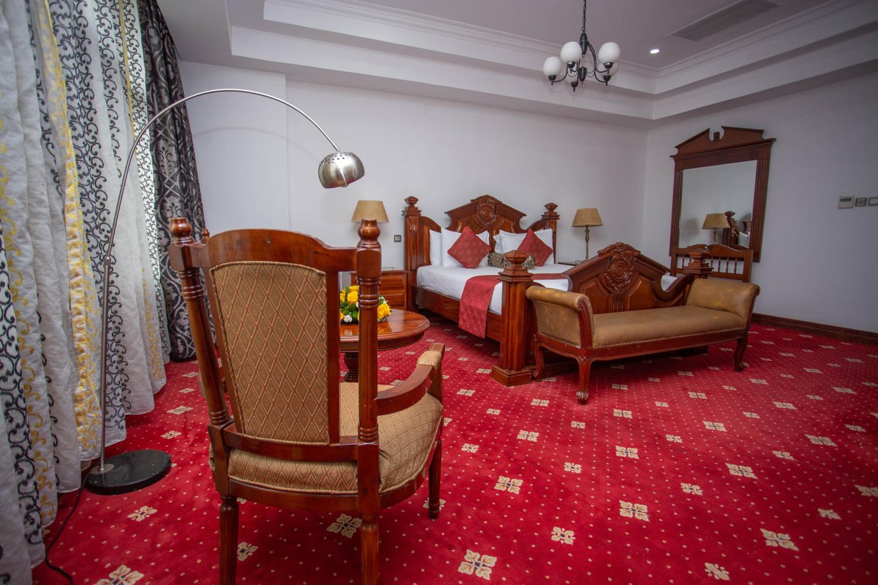 Deluxe Suite photo 1