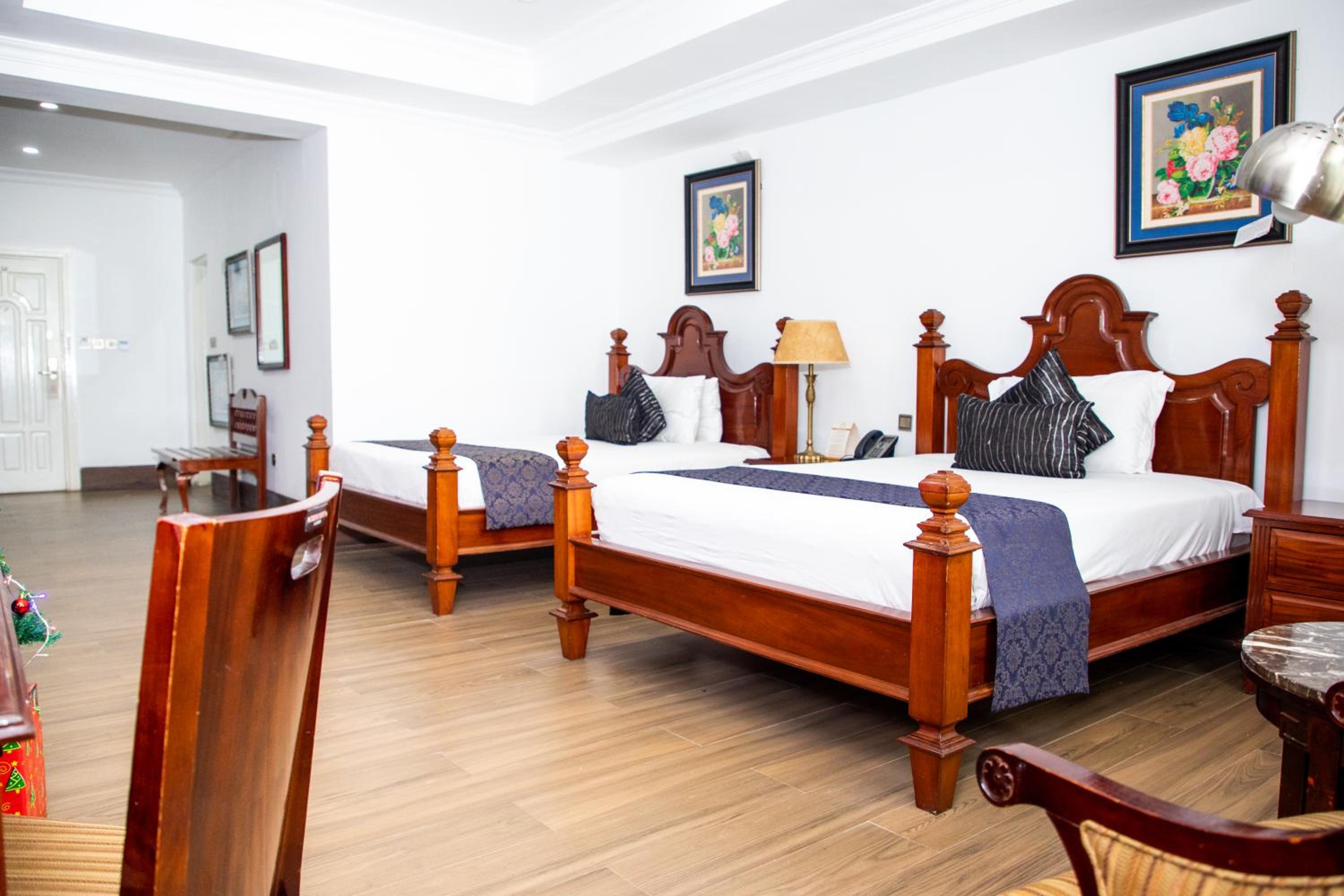 King Room with Two King Beds photo 2