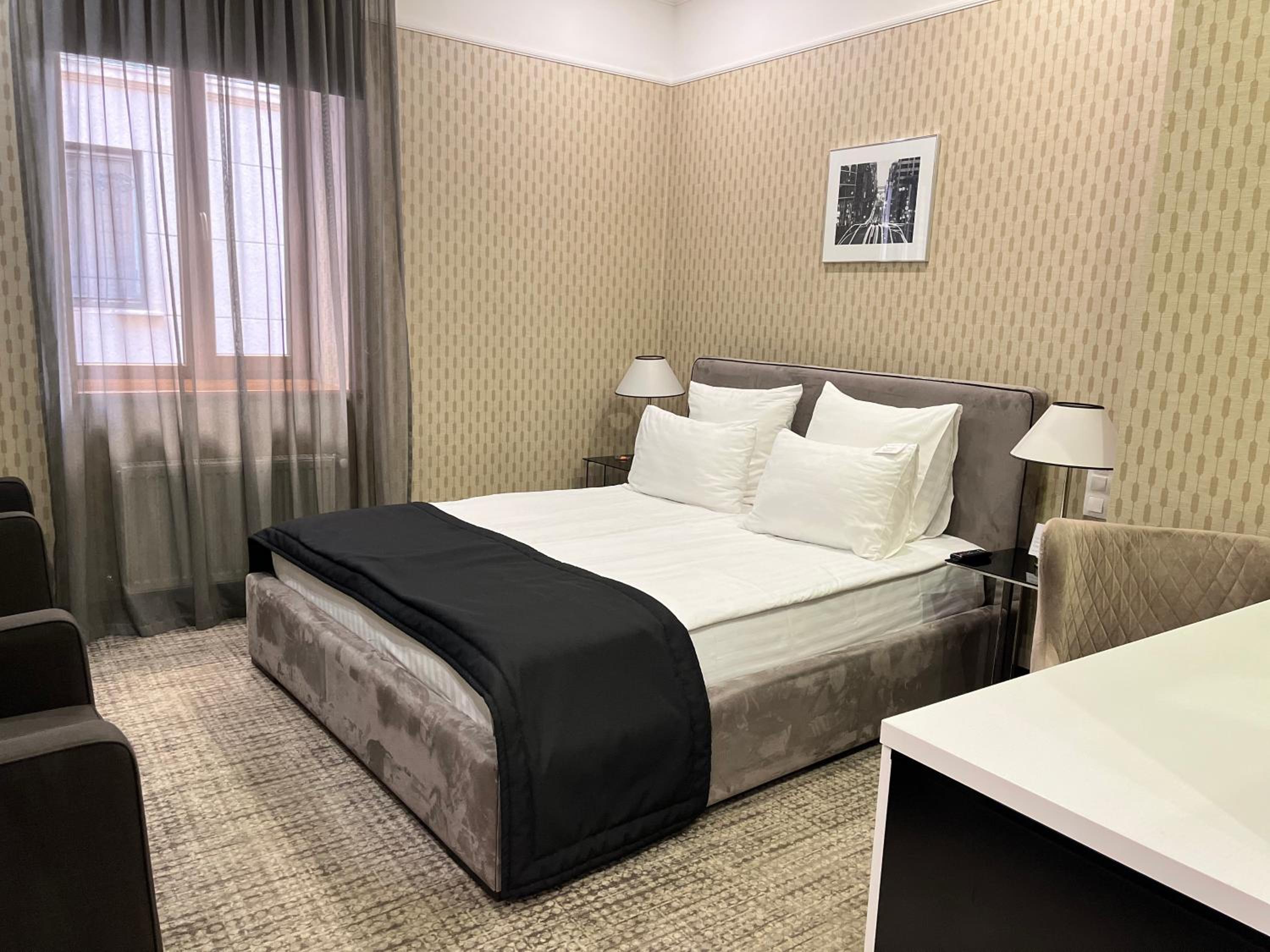 Double Room - Disability Access photo 3