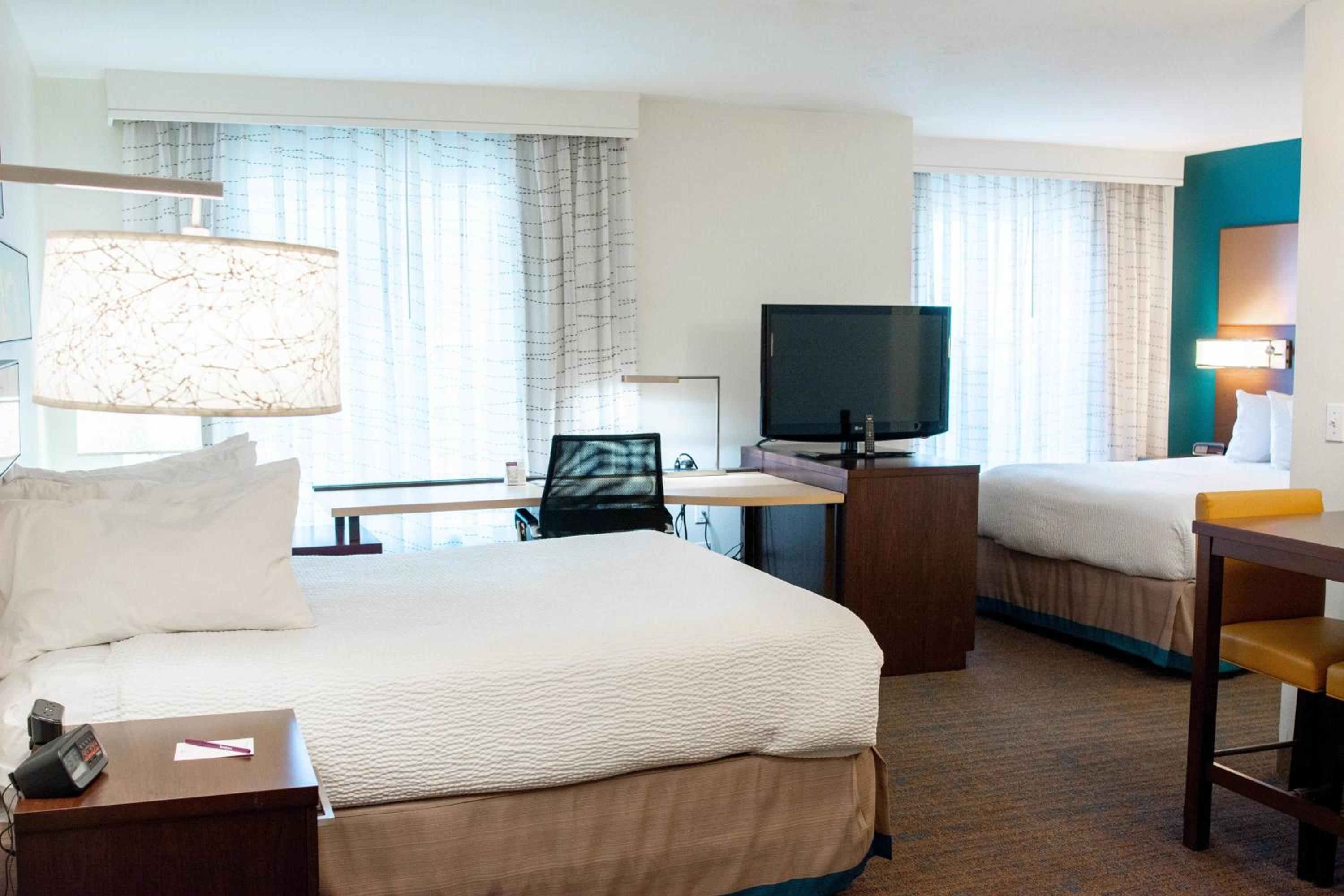 Studio with Two Queen Beds and Roll-In Shower - Mobility and Hearing Accessible photo 1