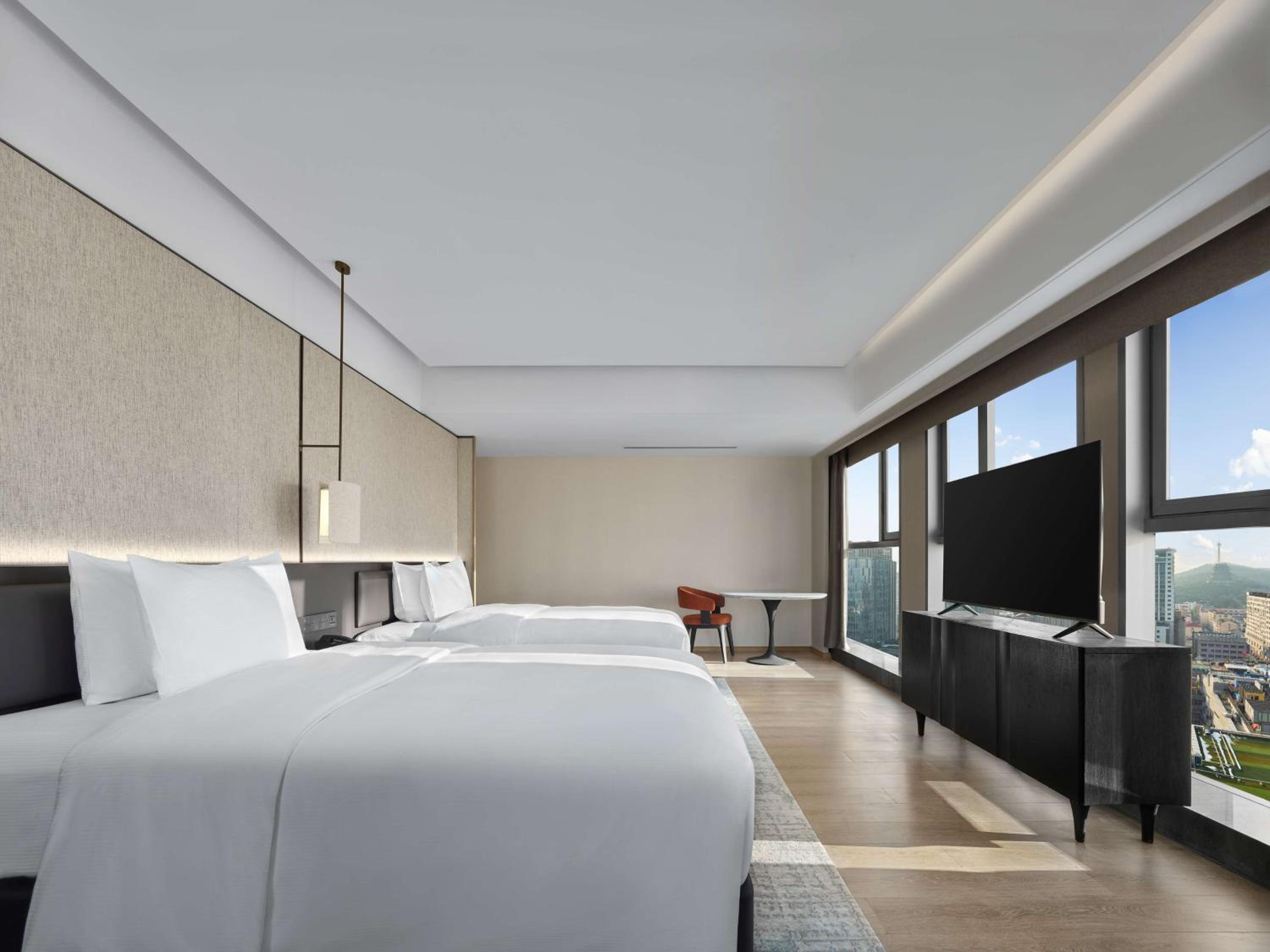 Deluxe Twin Room with Sea View photo 3