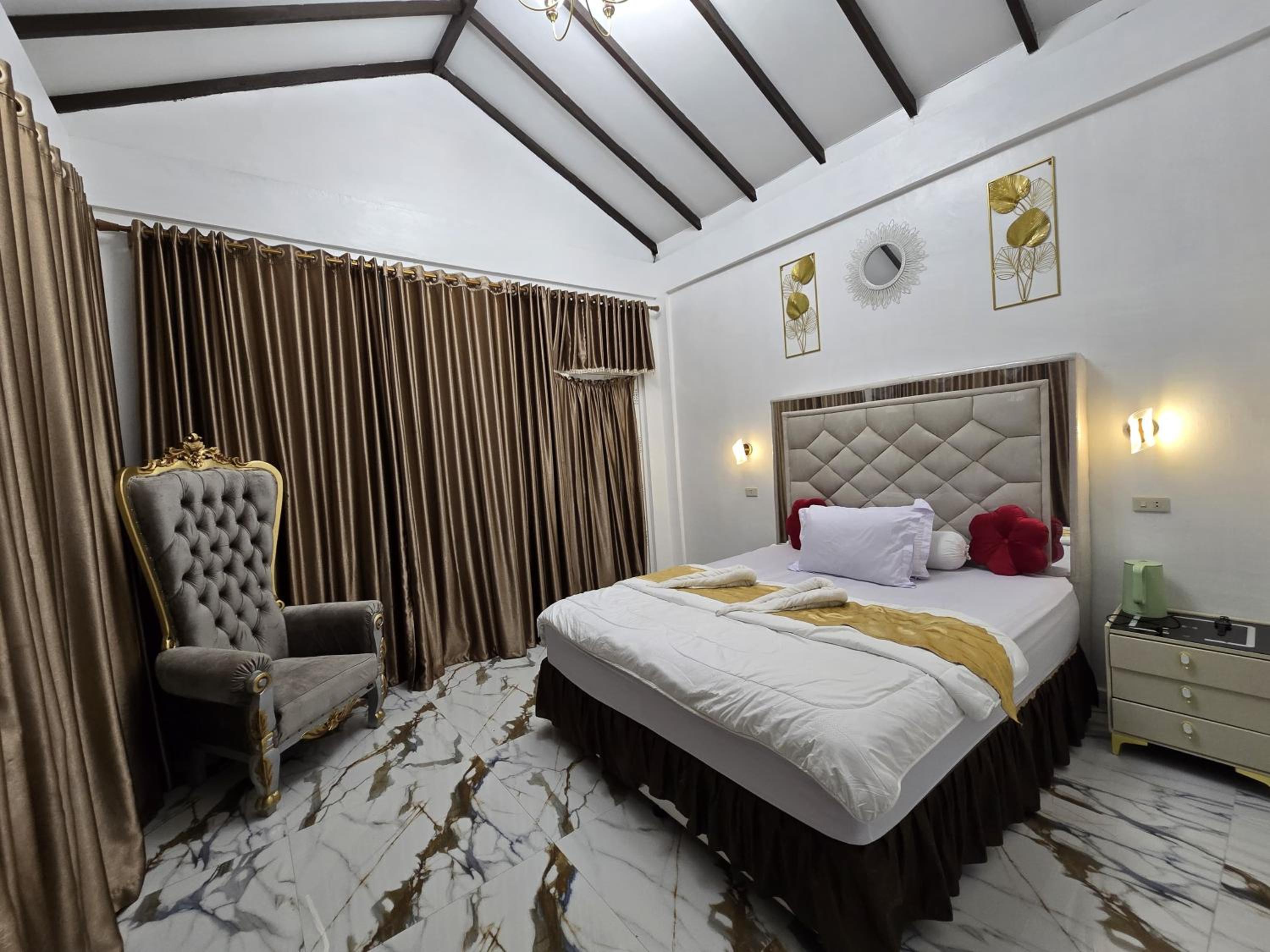 Suite with River View