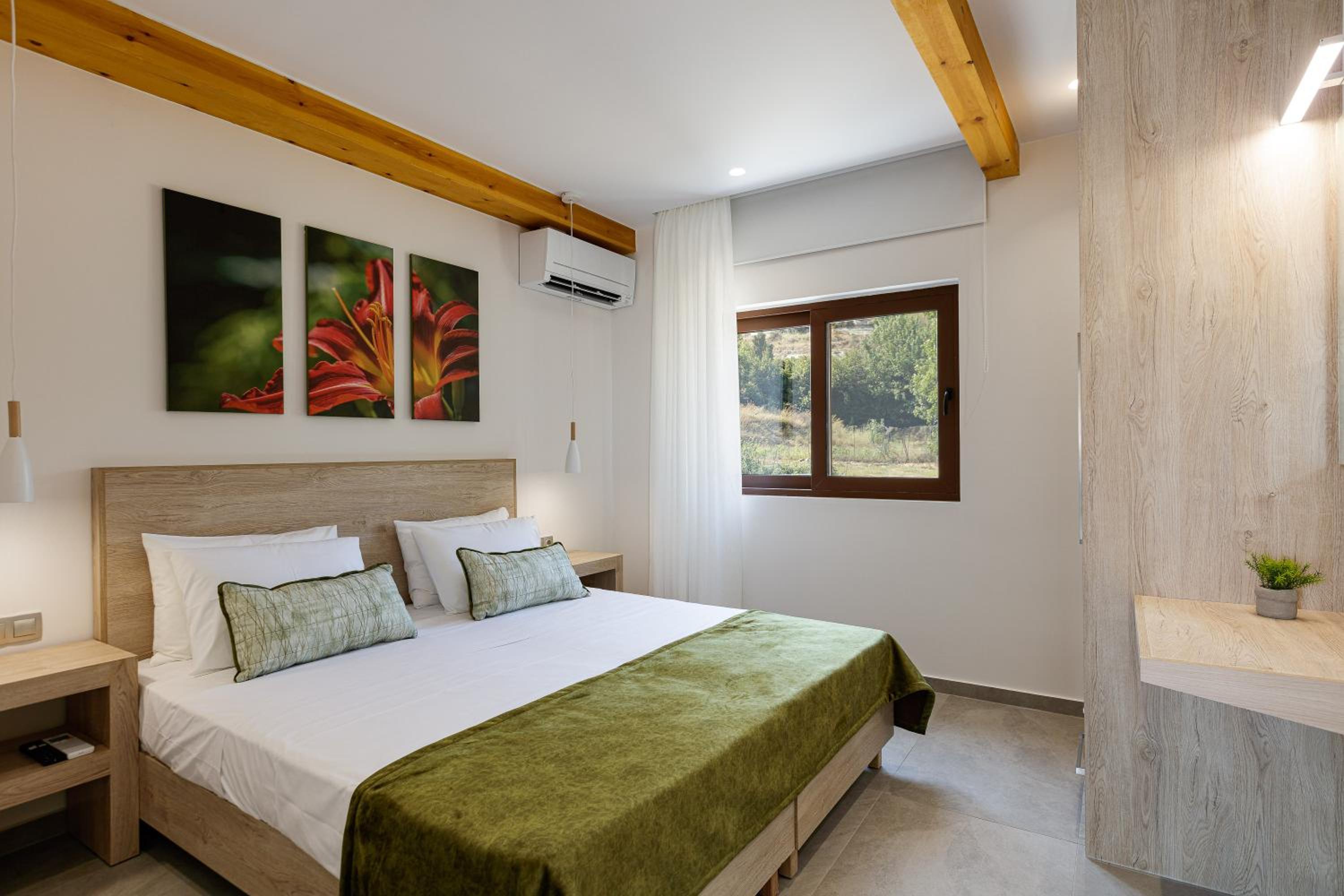 Three-Bedroom Villa photo 2