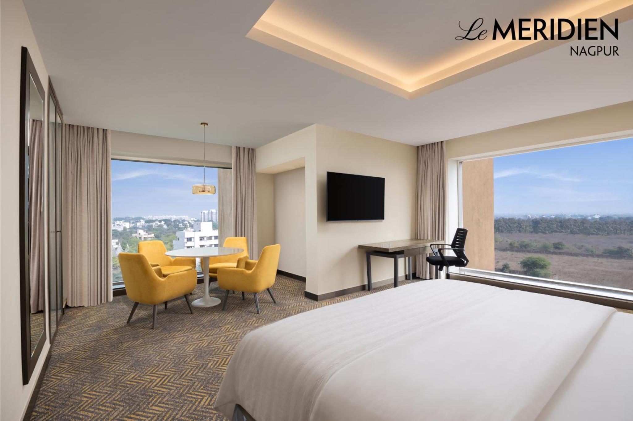 Superior King Room with City View - Club Lounge Access from 7pm - 9pm with complimentary in-house selection of liquor I 2 pints of beer and 2 pieces of laundry per day on non-cumulative basis
