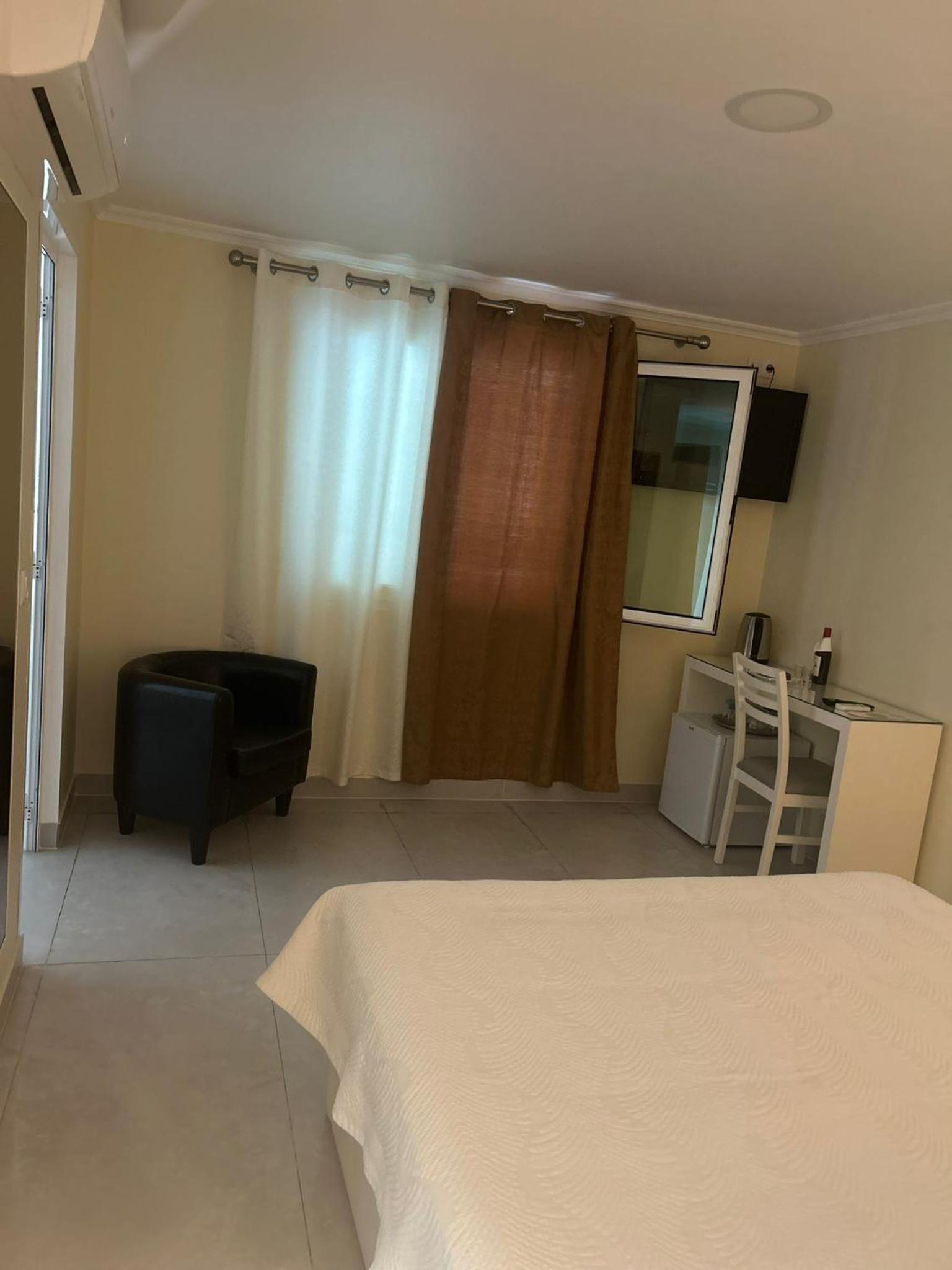 Small Double Room photo 3