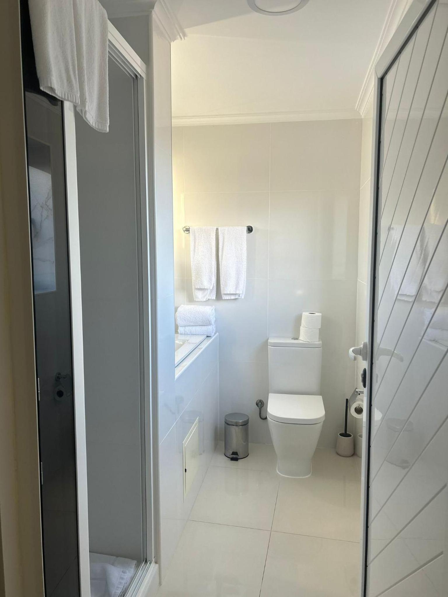 Budget Double Room photo 3