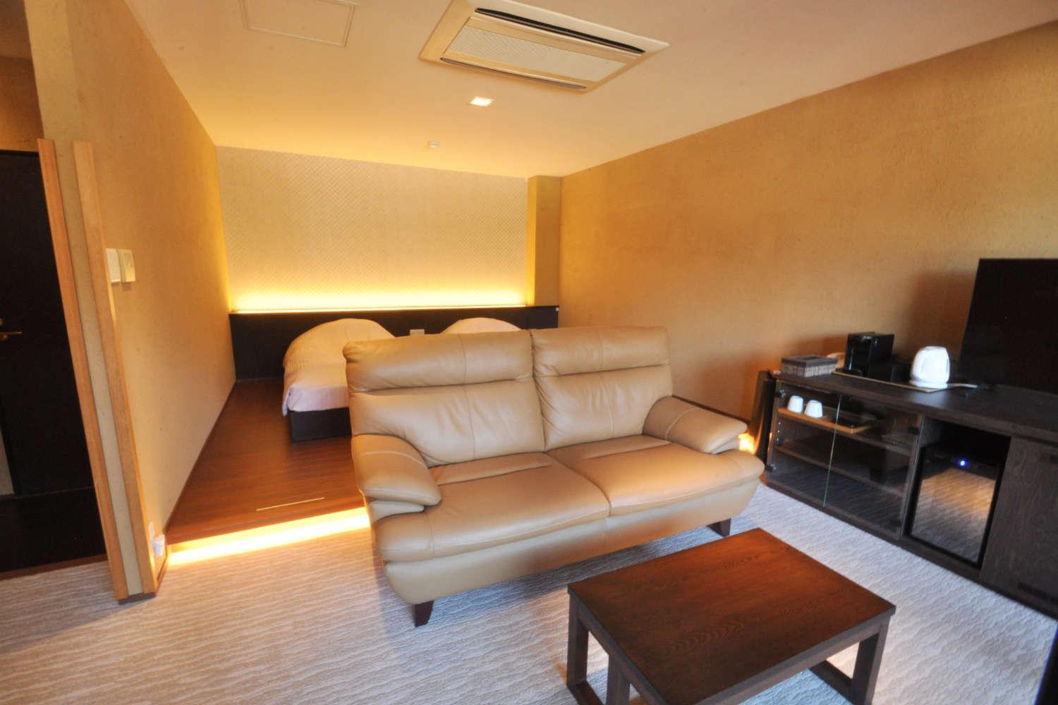 【Adult Only】Luxury Tower - Deluxe Twin Room with Open-Air Bath - Top floor / Japanese Style Dinner thumbnail 6