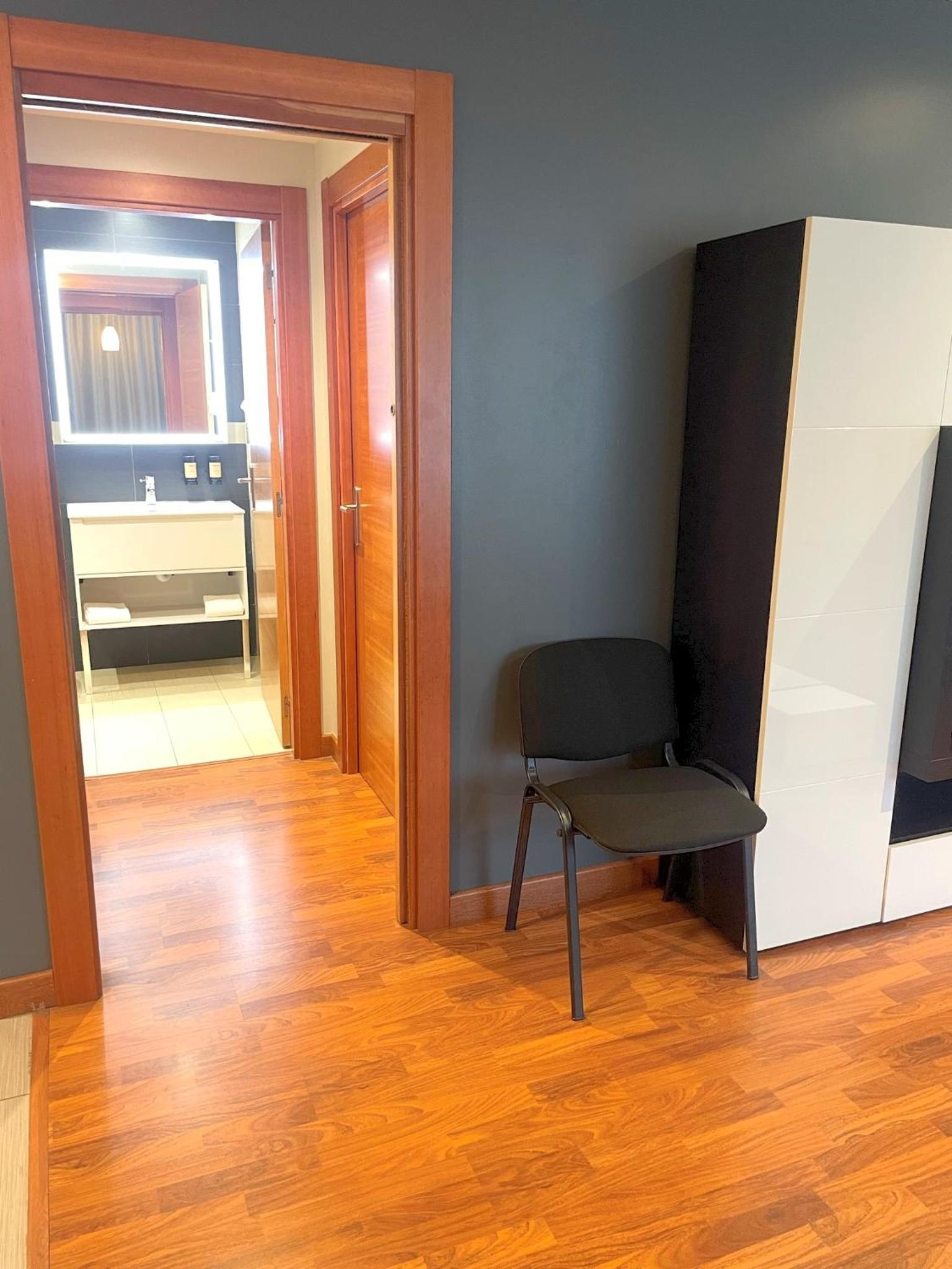 Apartment with Terrace - Photo 2