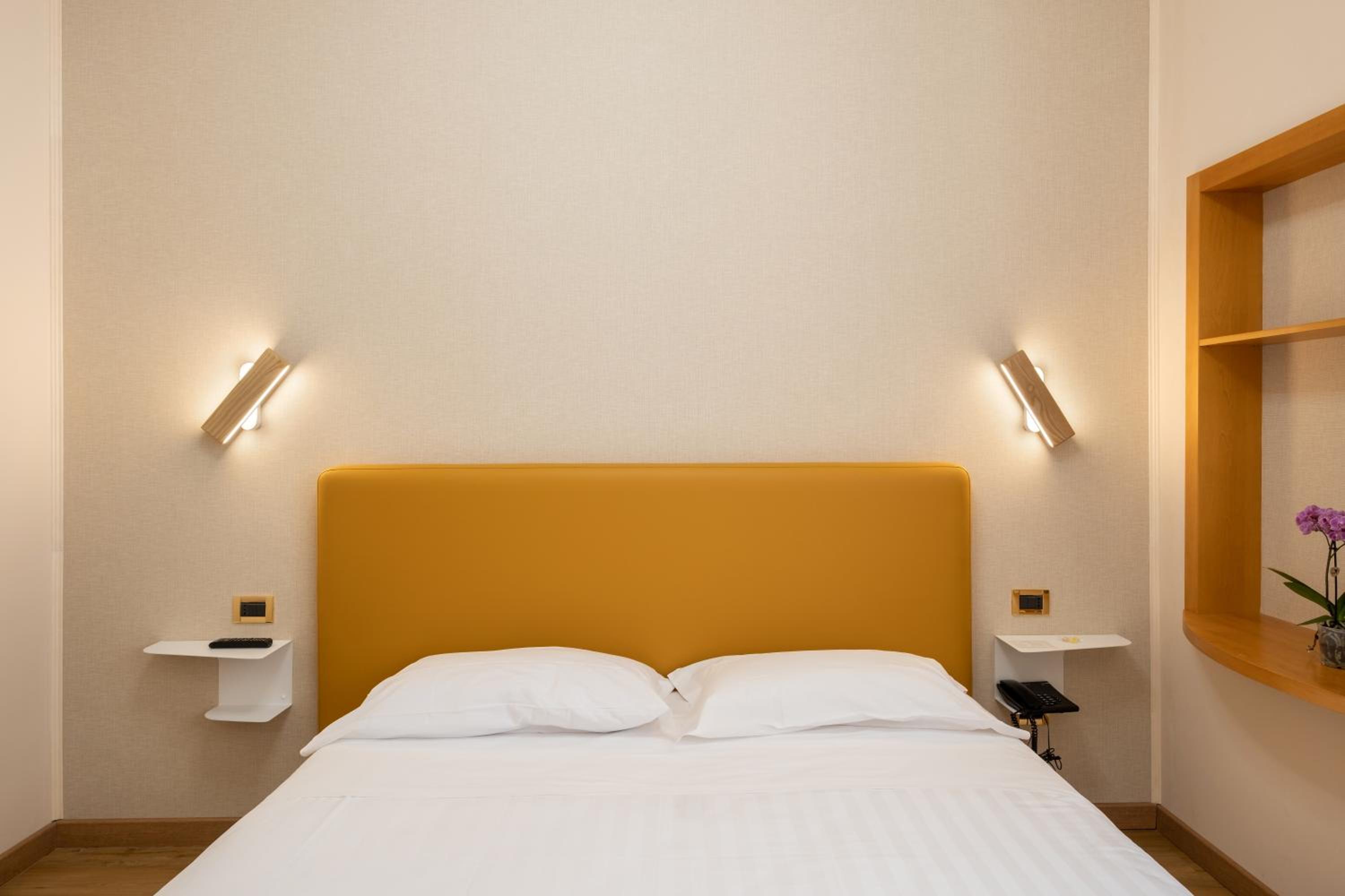 Double or Twin Room - Photo 14