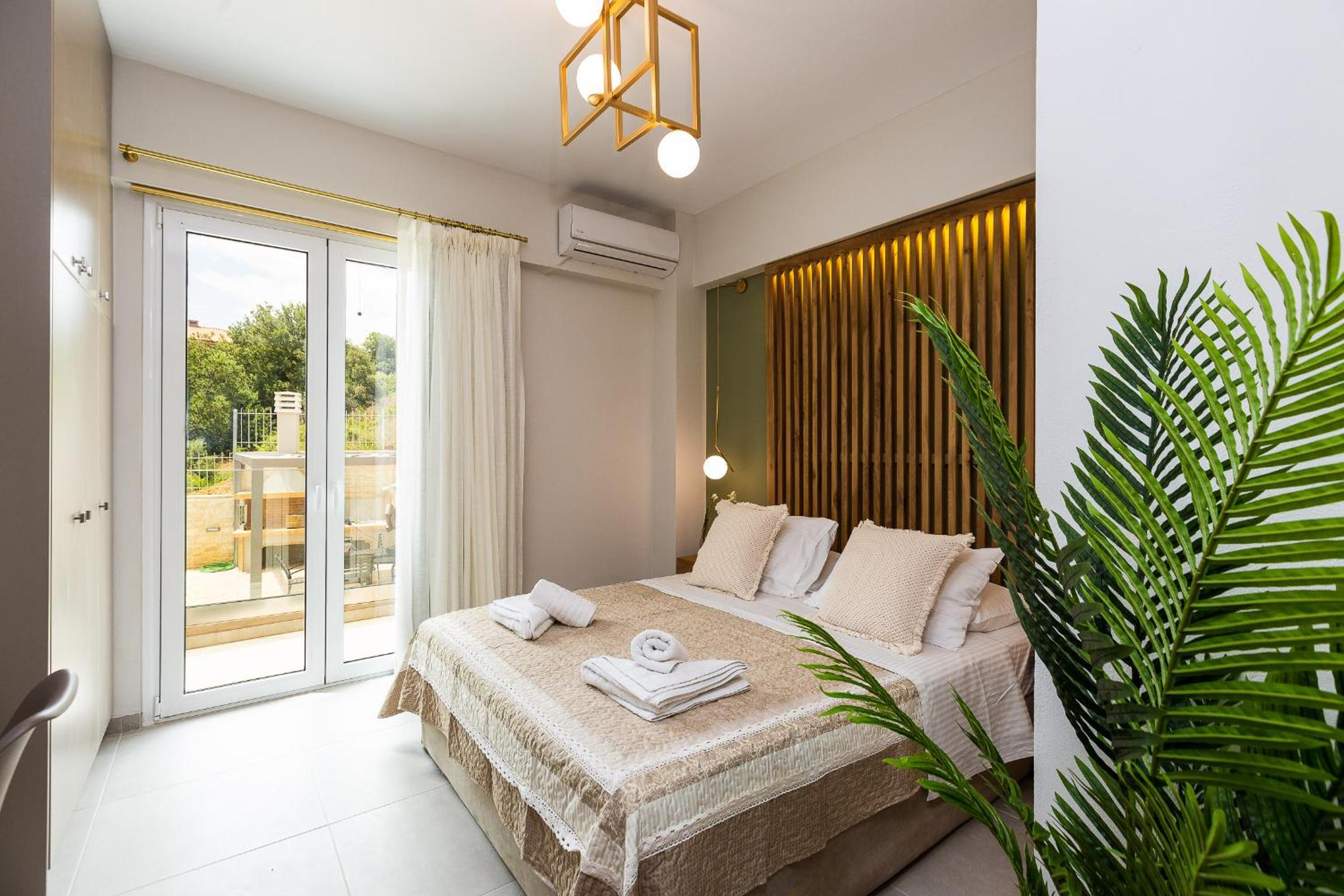 One-Bedroom Apartment with Side Sea View photo 2