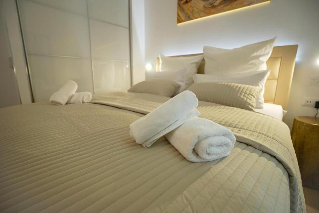 Studio Apartment photo 1