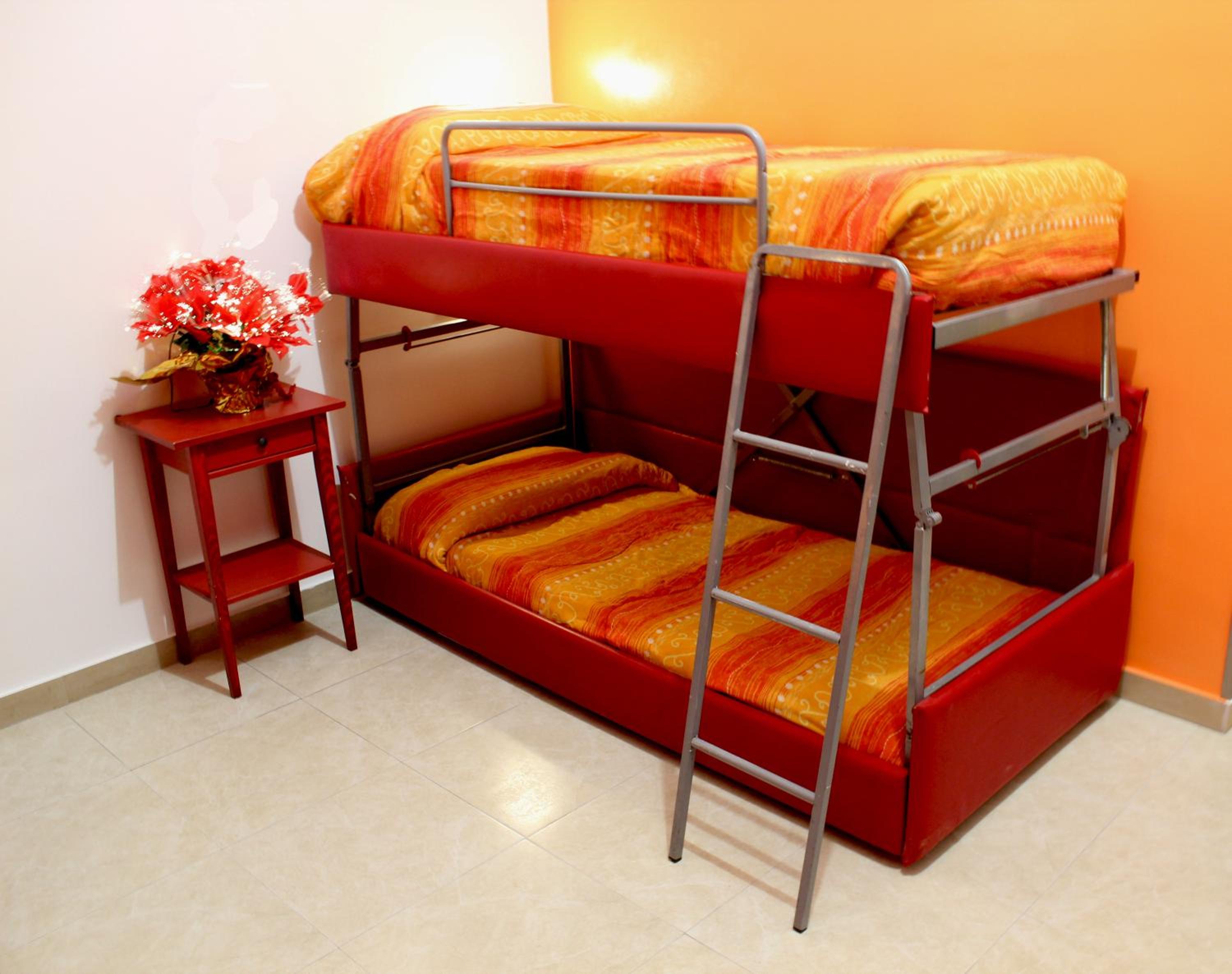 Bed in 6-Bed Mixed Dormitory Room photo 3