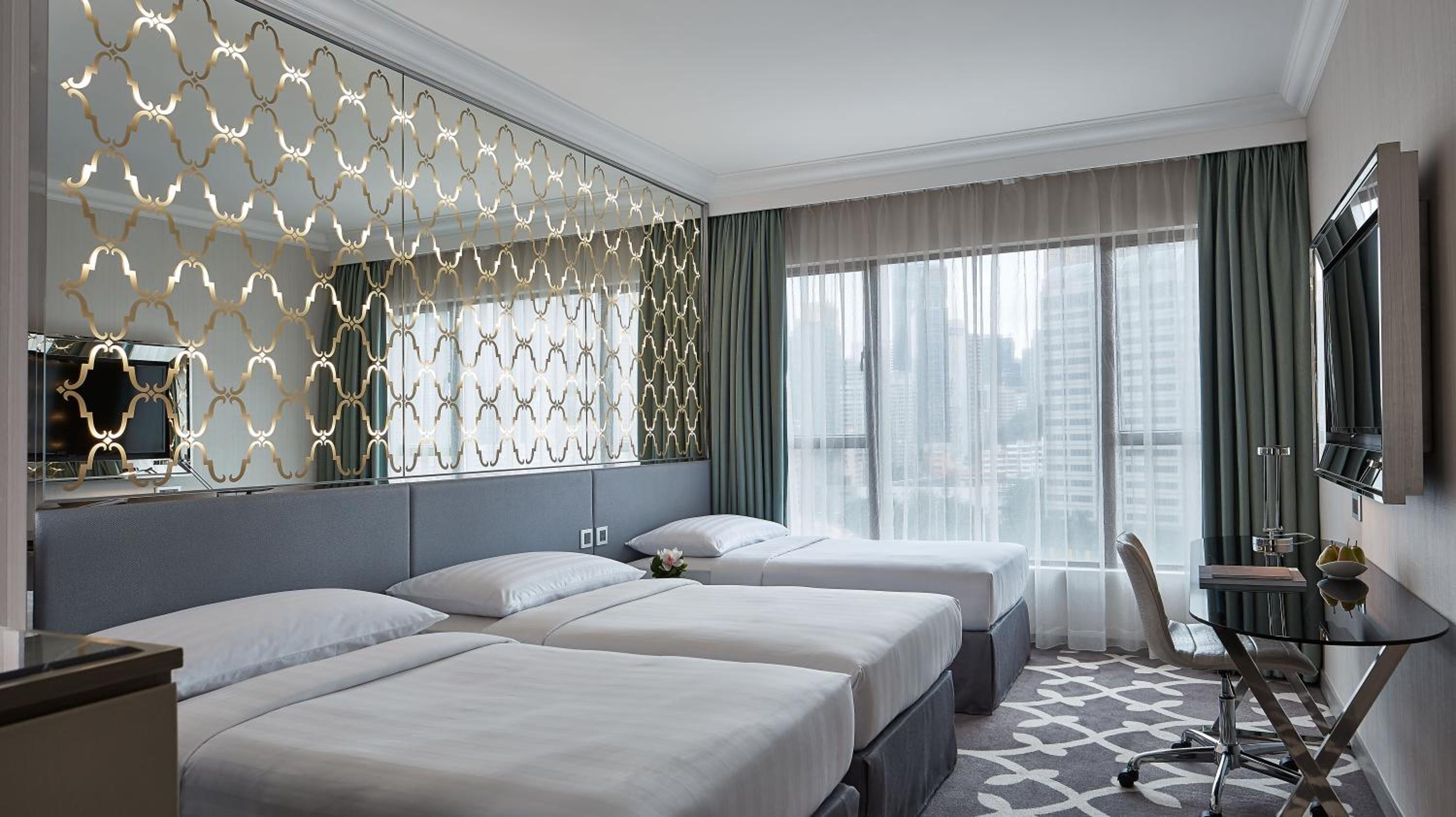 Deluxe Triple Room with City View