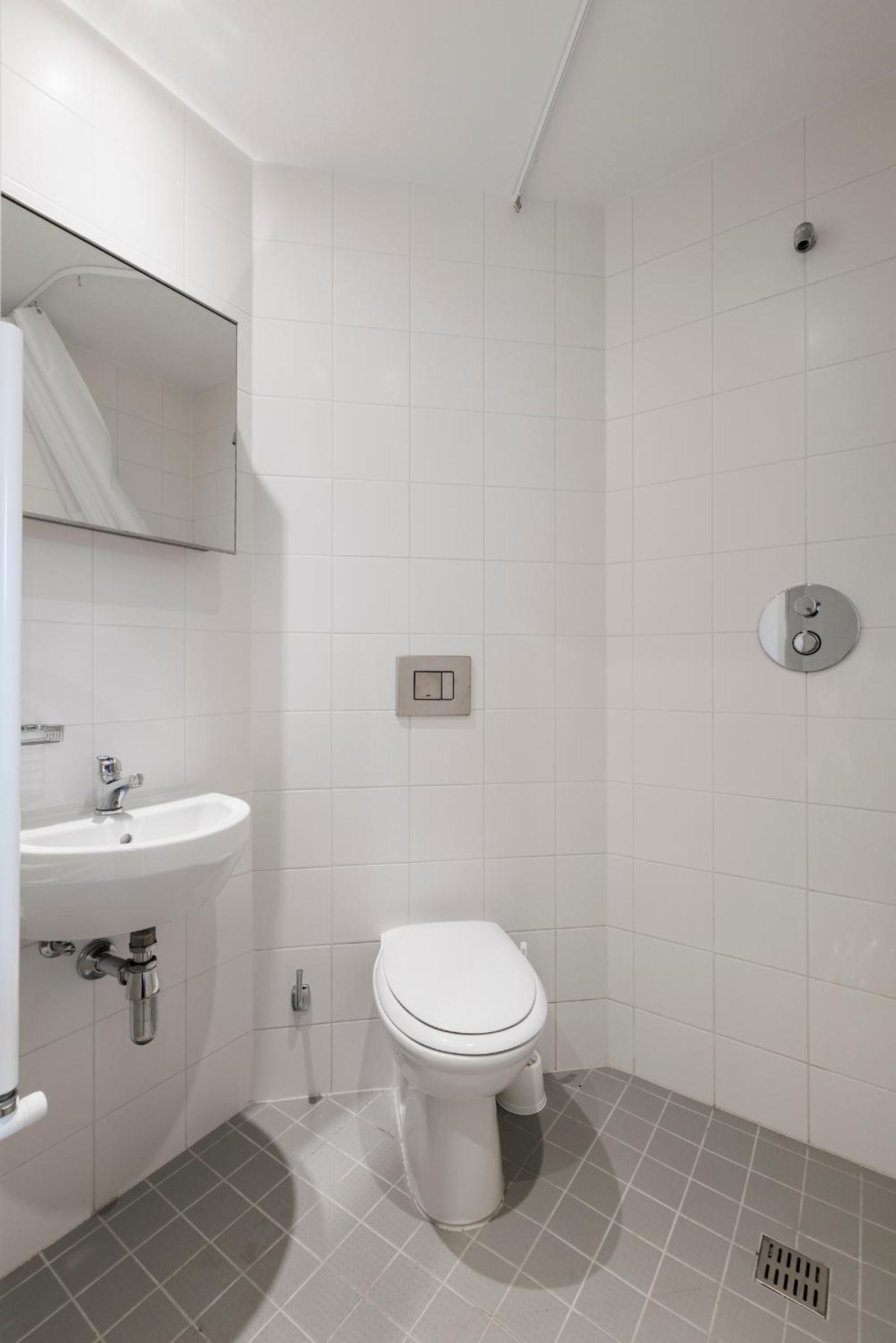 Single Room with Bathroom photo 3