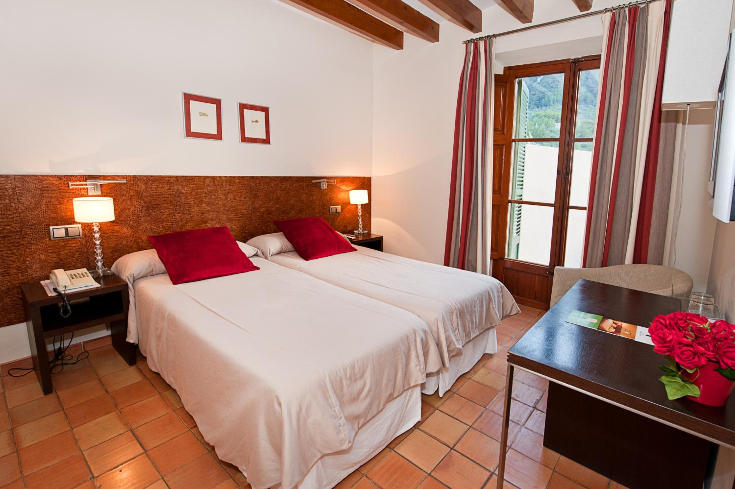 Double Room - Photo 5
