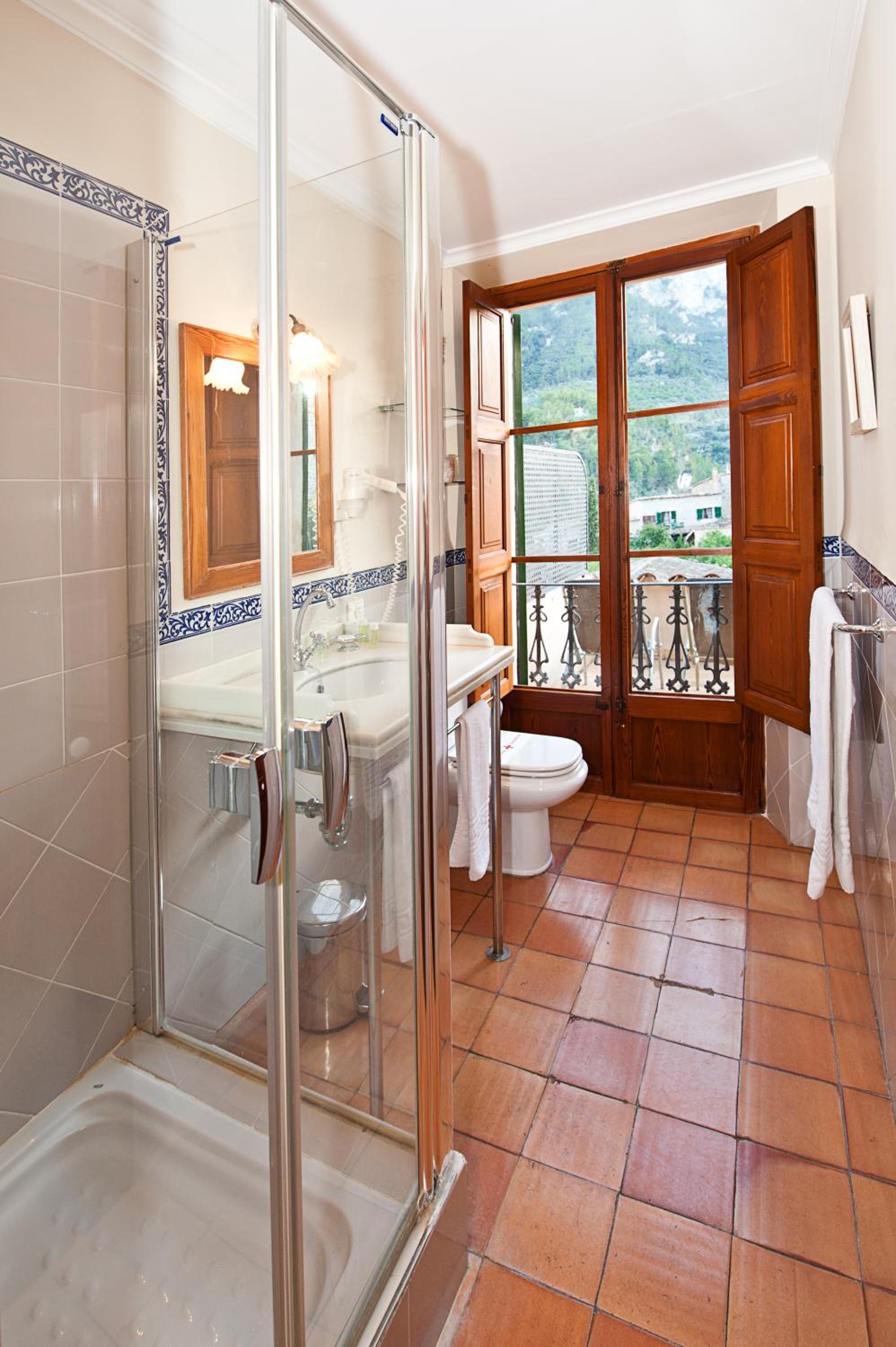 Double Room - Photo 6