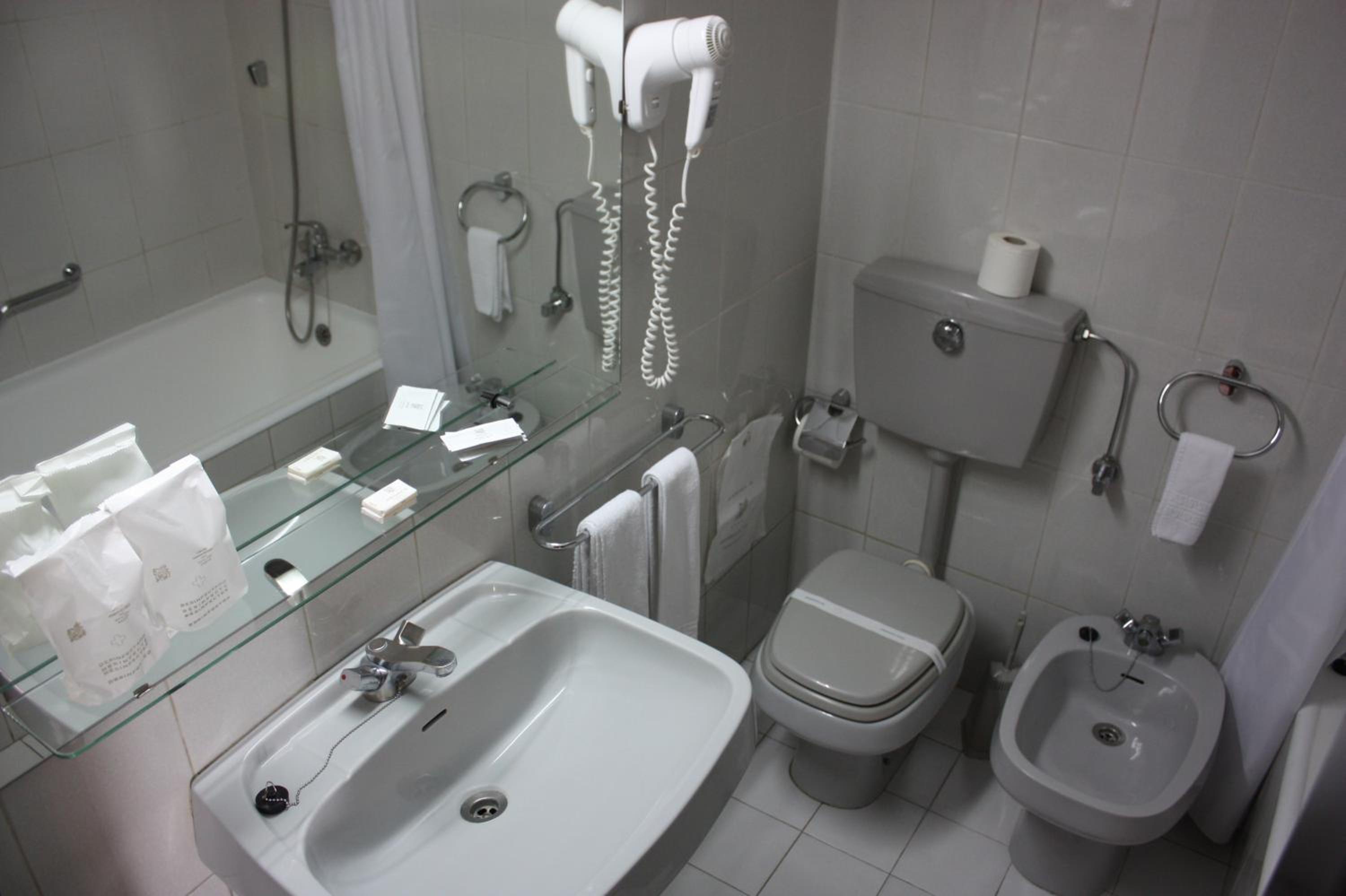 Superior Double or Twin Room - Photo 3